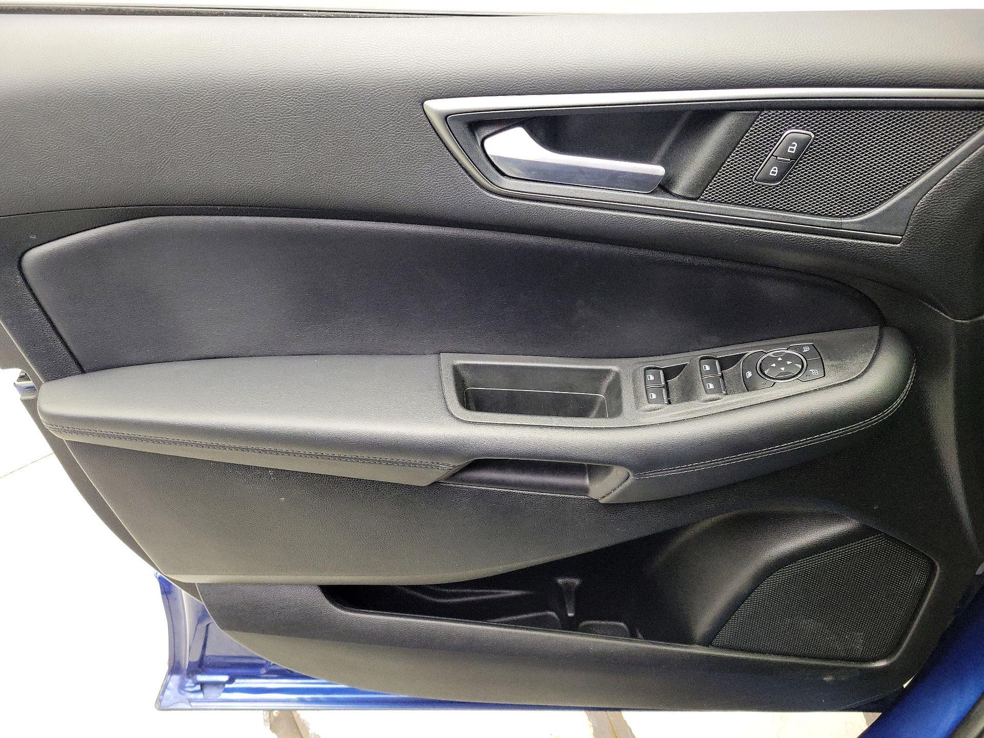 Thumbnail: 2022 Ford Edge - 12