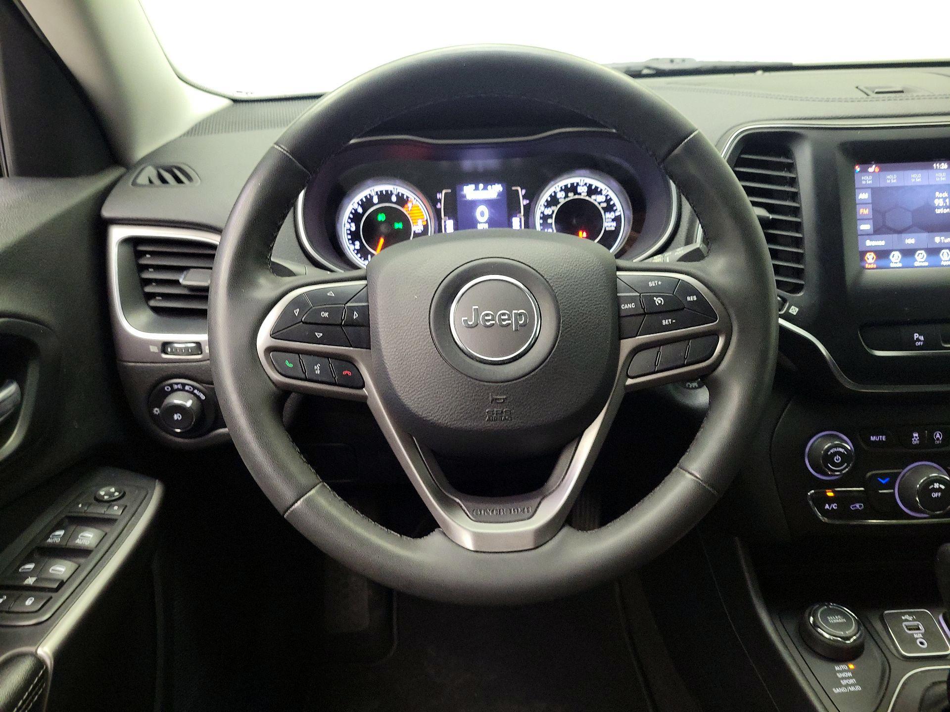 Thumbnail: 2021 Jeep Cherokee - 10