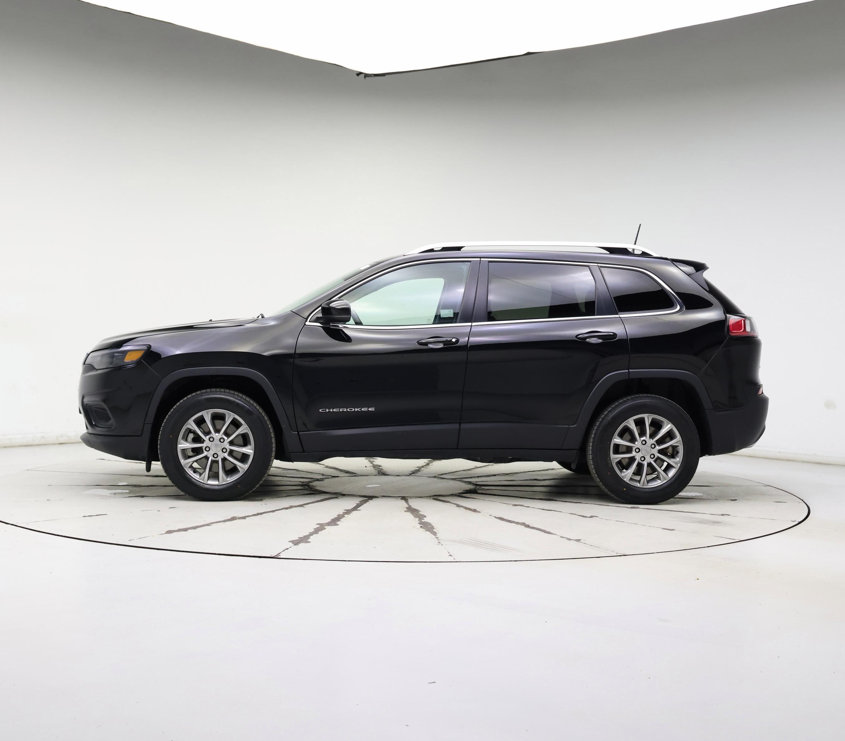 Thumbnail: 2021 Jeep Cherokee - 3