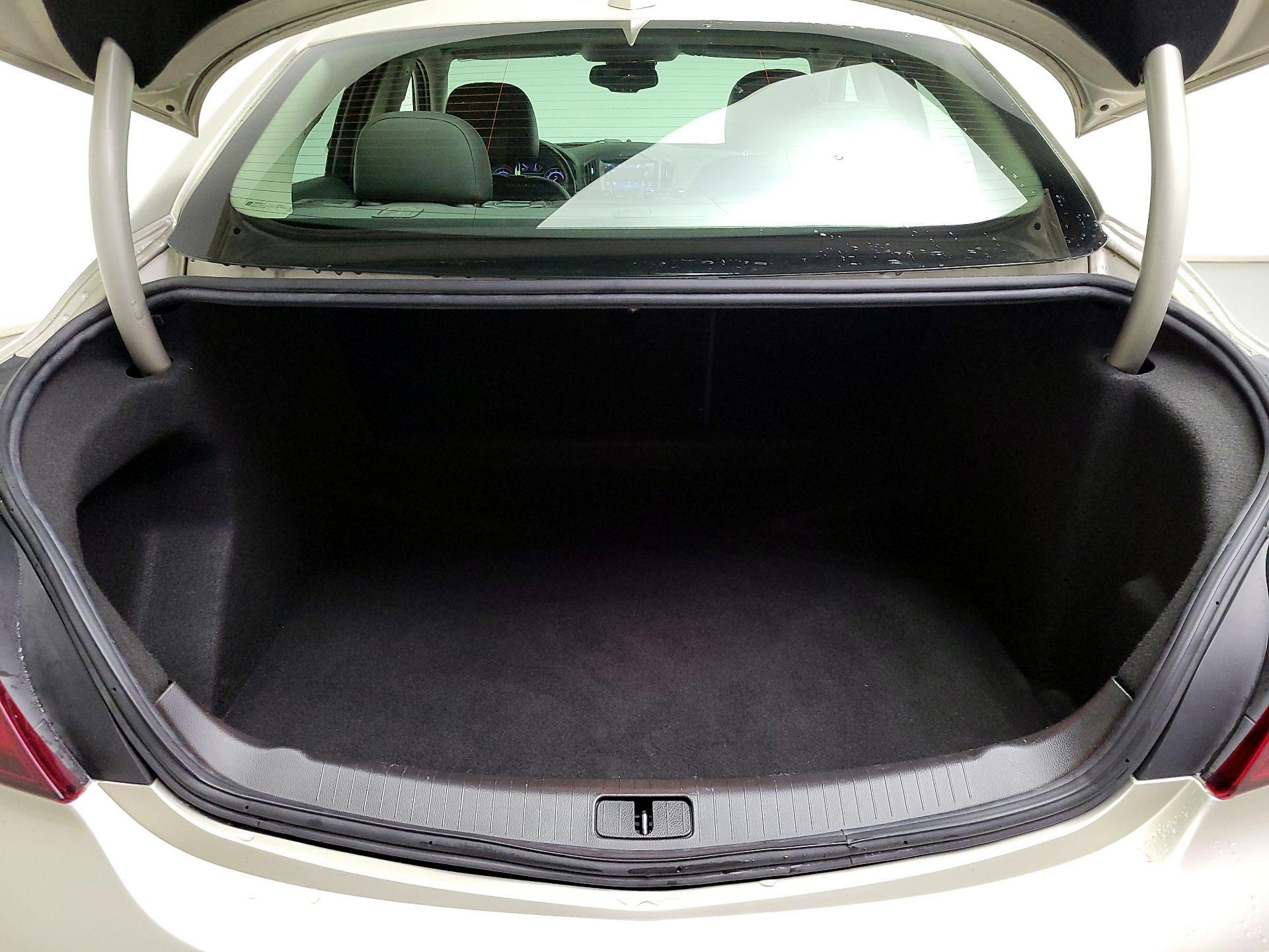 Thumbnail: 2016 Buick Regal - 20