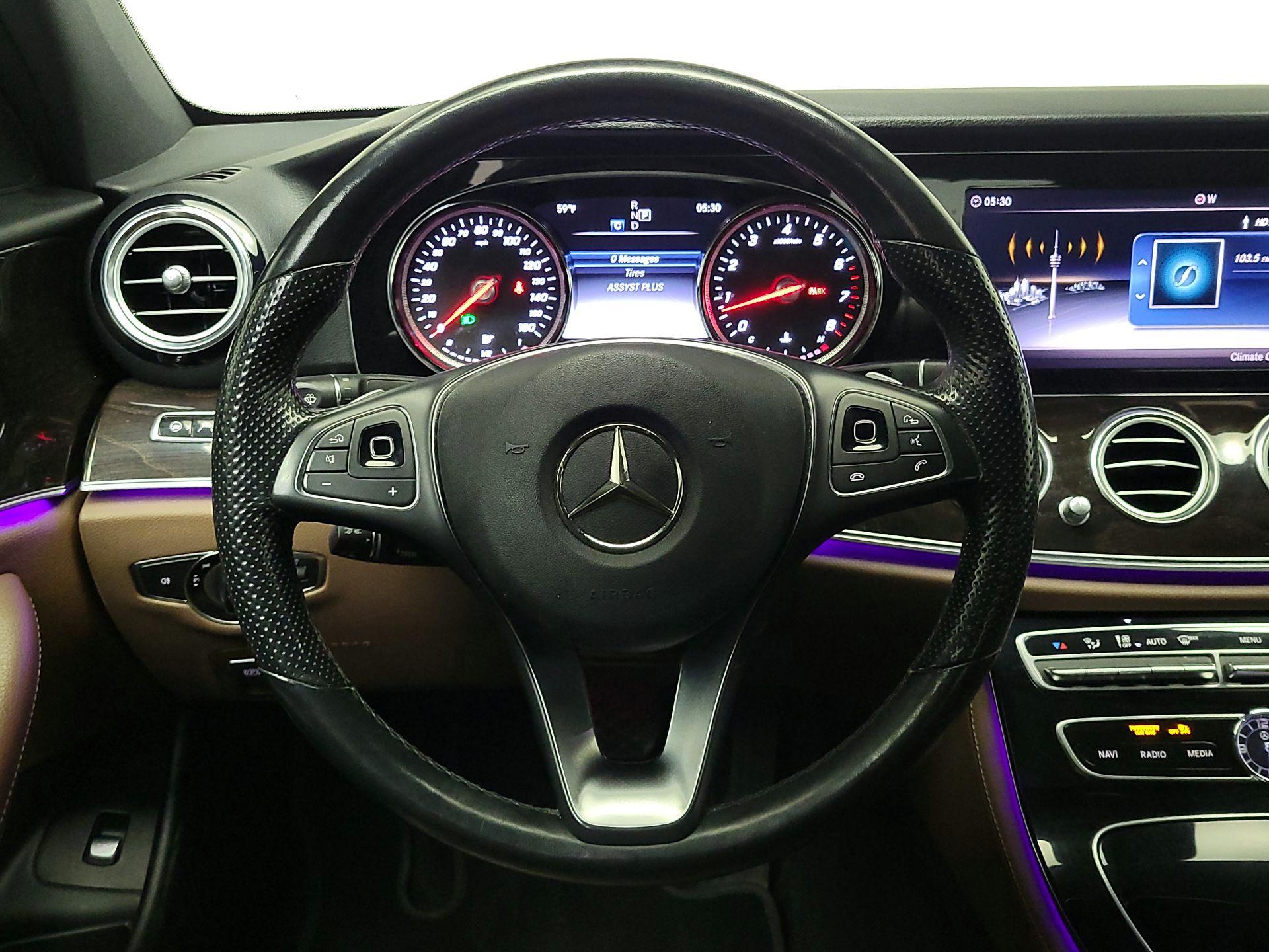 Thumbnail: 2018 Mercedes-Benz E-Class - 10