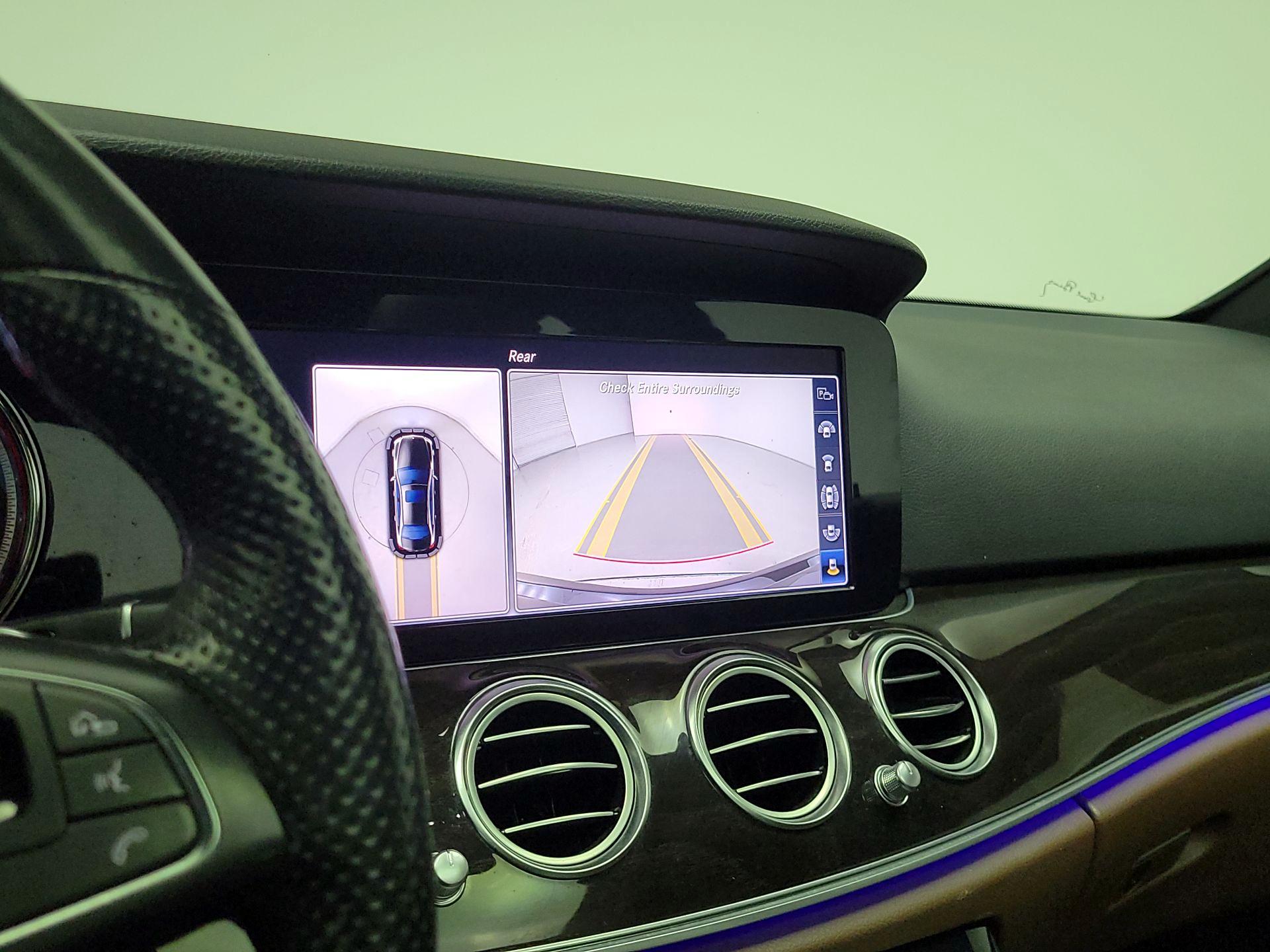 Thumbnail: 2018 Mercedes-Benz E-Class - 15