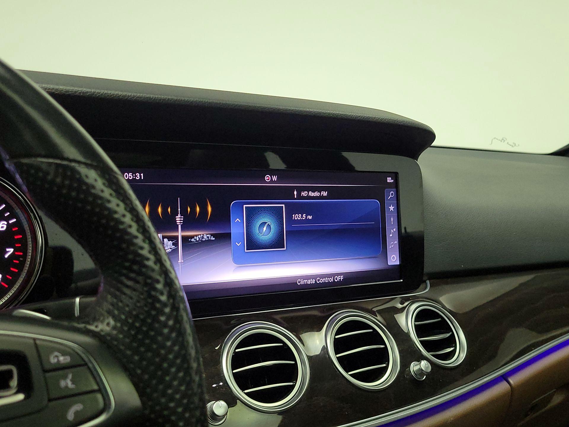 Thumbnail: 2018 Mercedes-Benz E-Class - 16