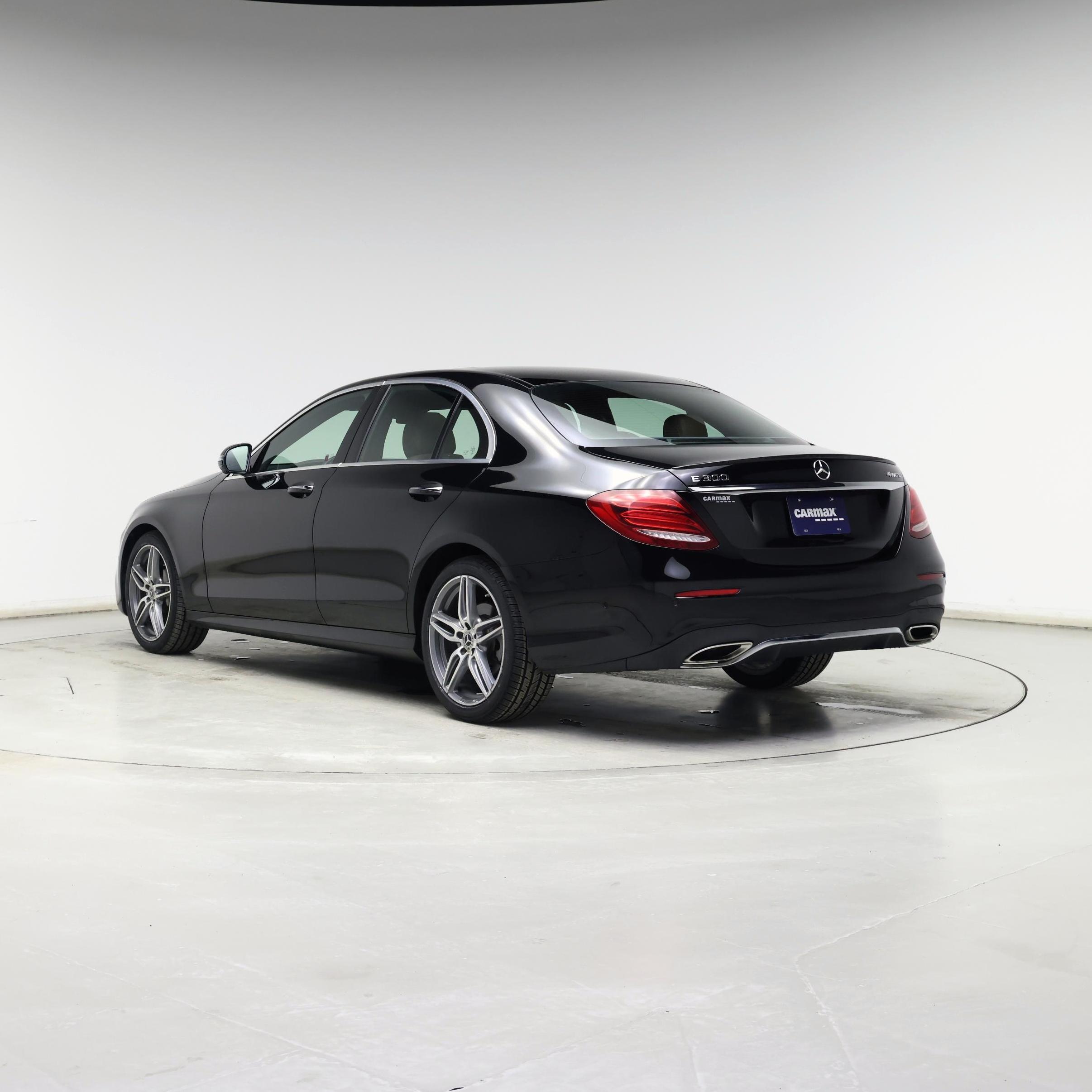 Thumbnail: 2018 Mercedes-Benz E-Class - 2