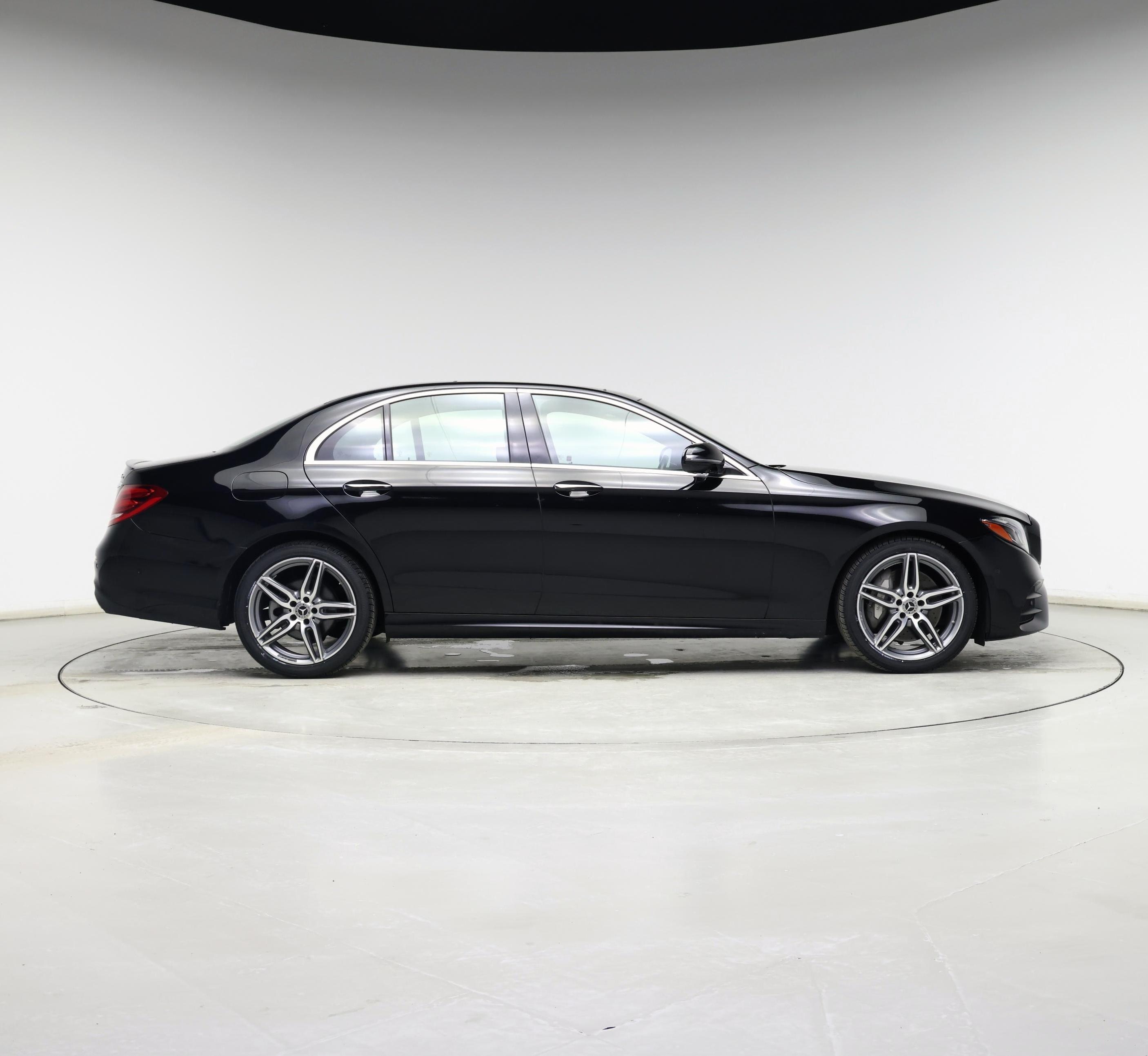 Thumbnail: 2018 Mercedes-Benz E-Class - 7