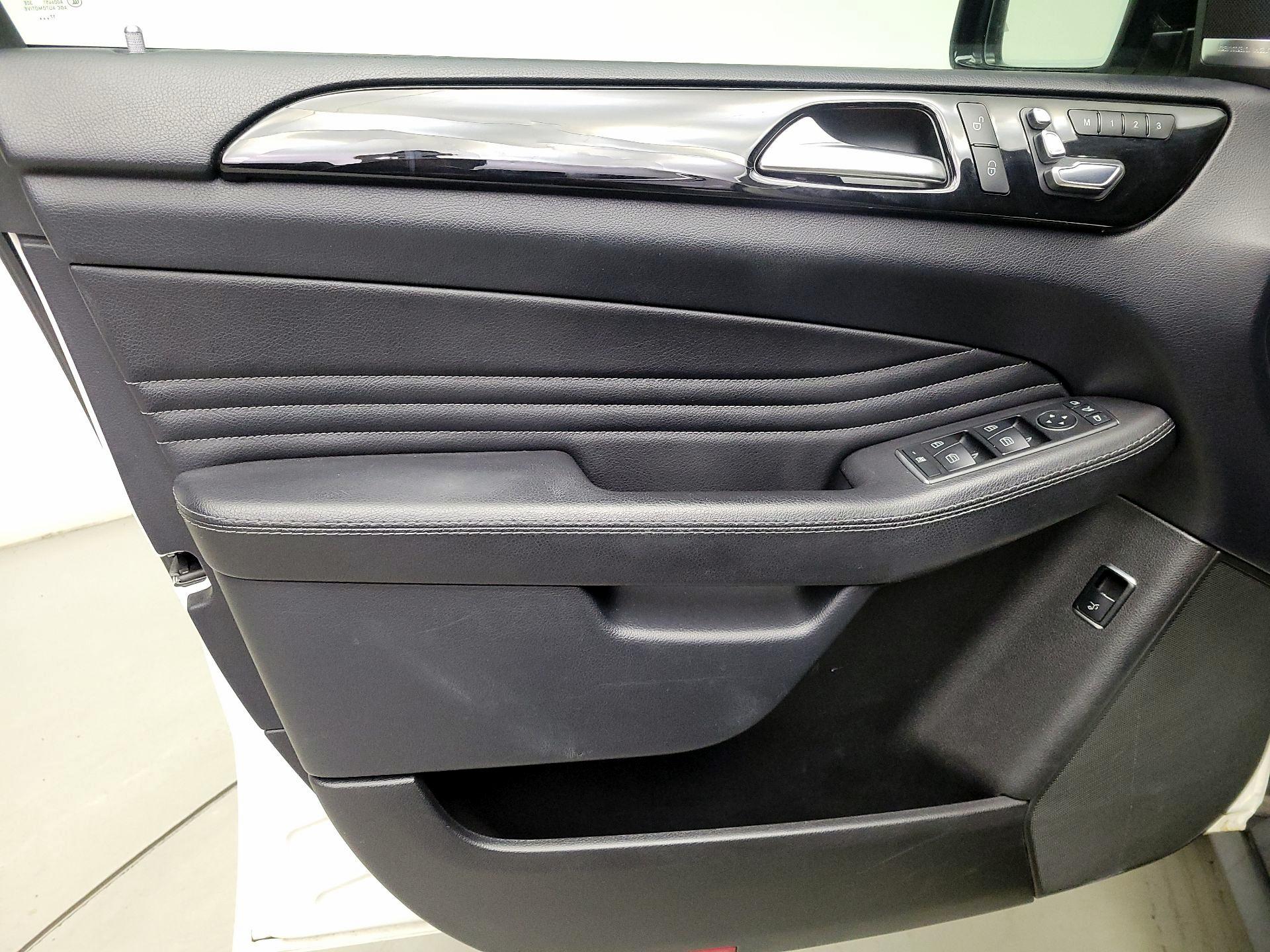 Thumbnail: 2018 Mercedes-Benz GLE - 12