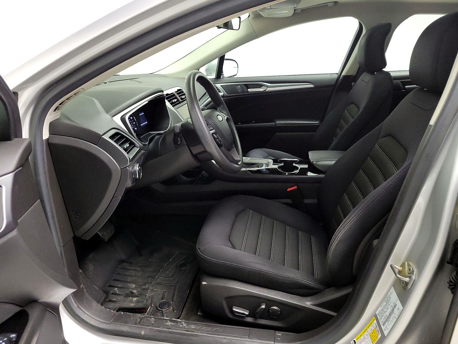 Thumbnail: 2015 Ford Fusion - 11