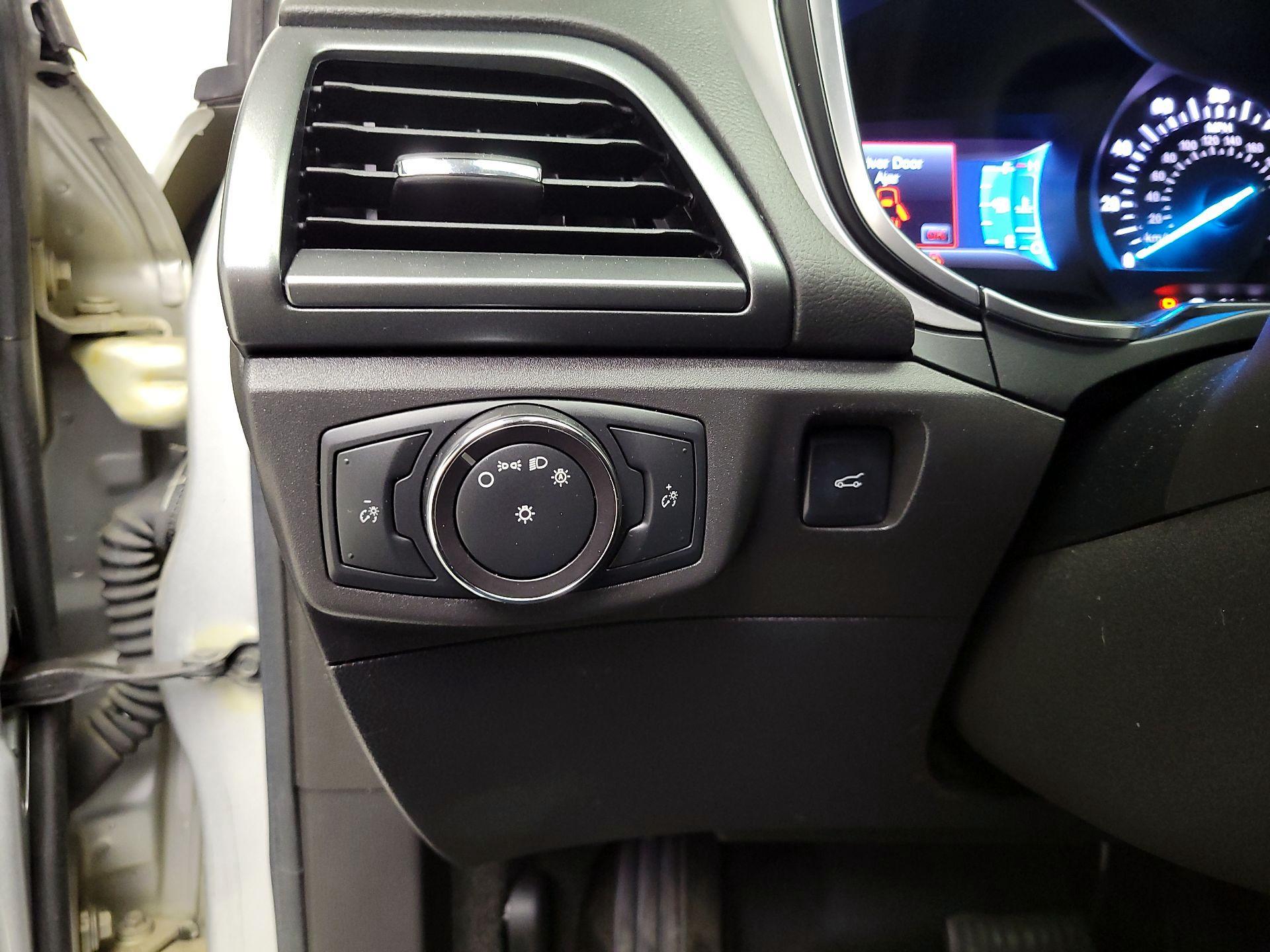 Thumbnail: 2015 Ford Fusion - 13