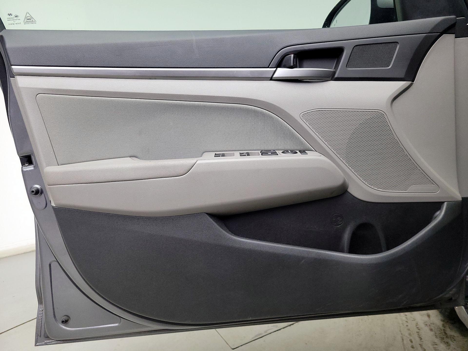 Thumbnail: 2018 Hyundai Elantra - 12