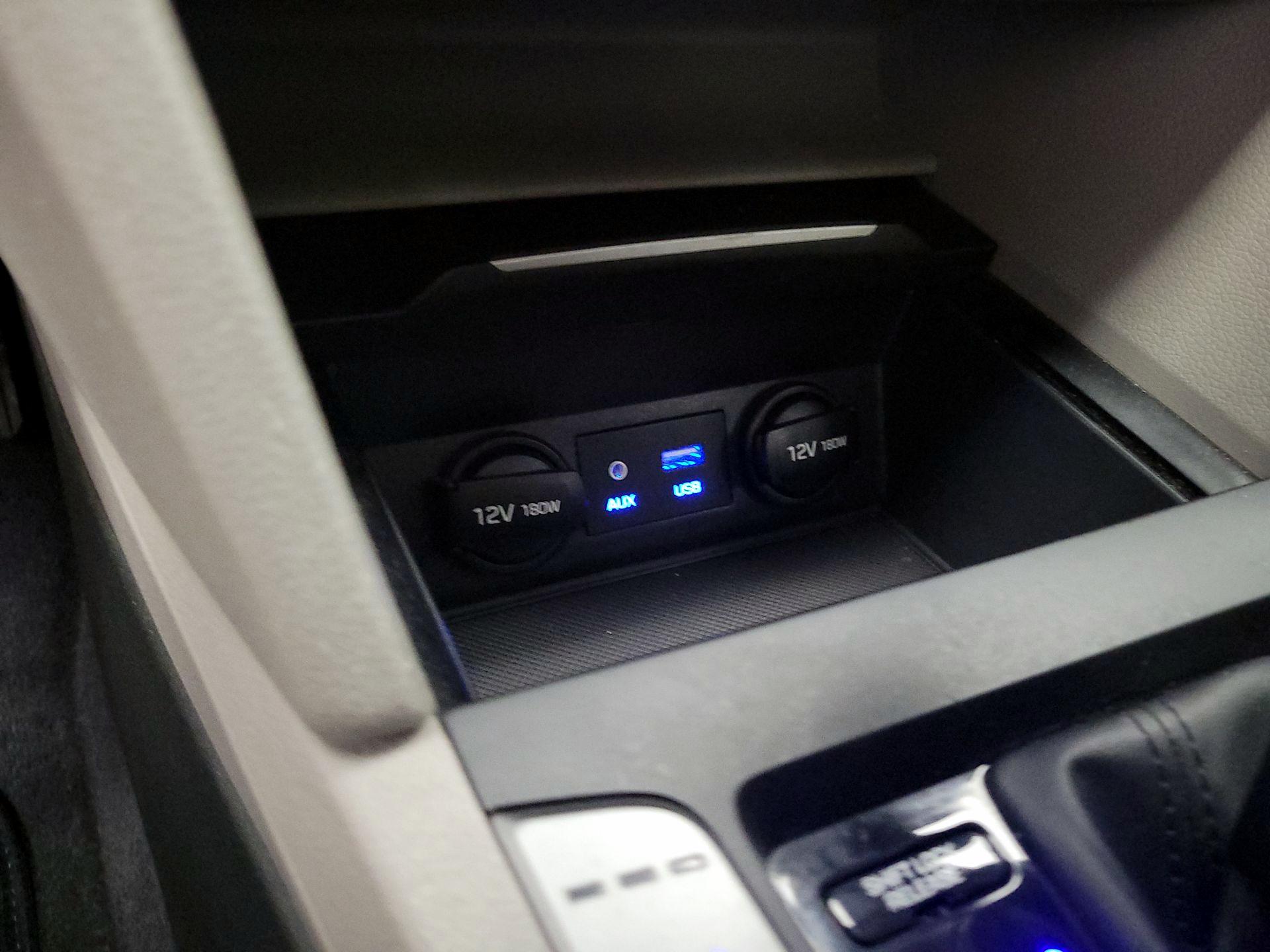 Thumbnail: 2018 Hyundai Elantra - 18