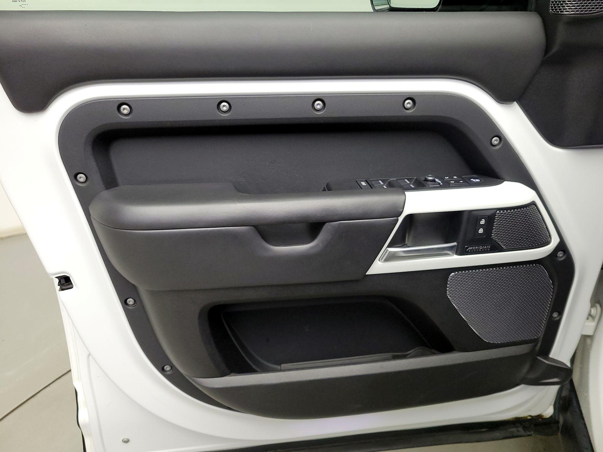 Thumbnail: 2022 Land Rover Defender - 12