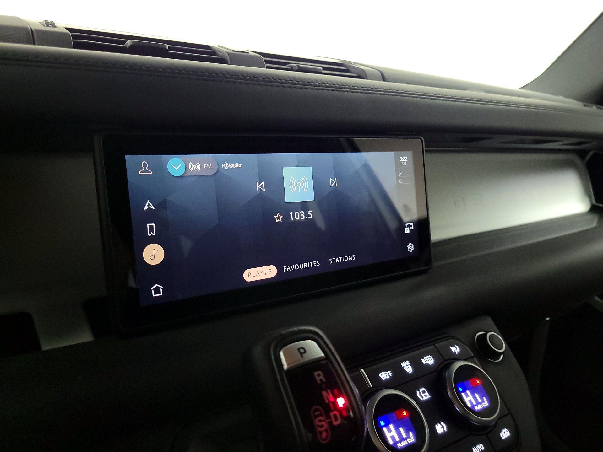 Thumbnail: 2022 Land Rover Defender - 16