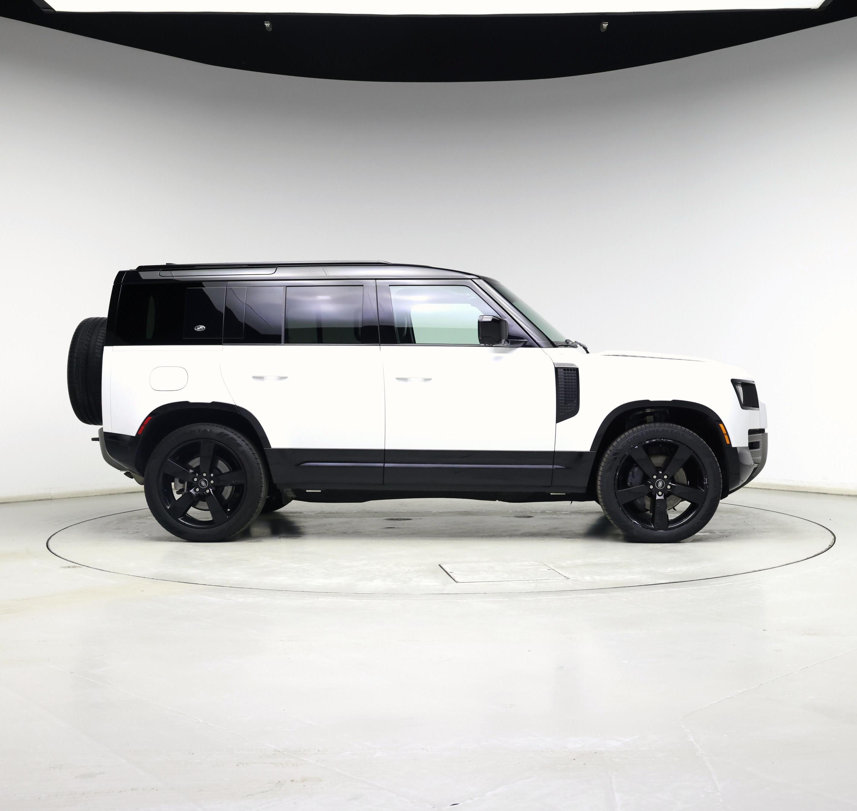 Thumbnail: 2022 Land Rover Defender - 7