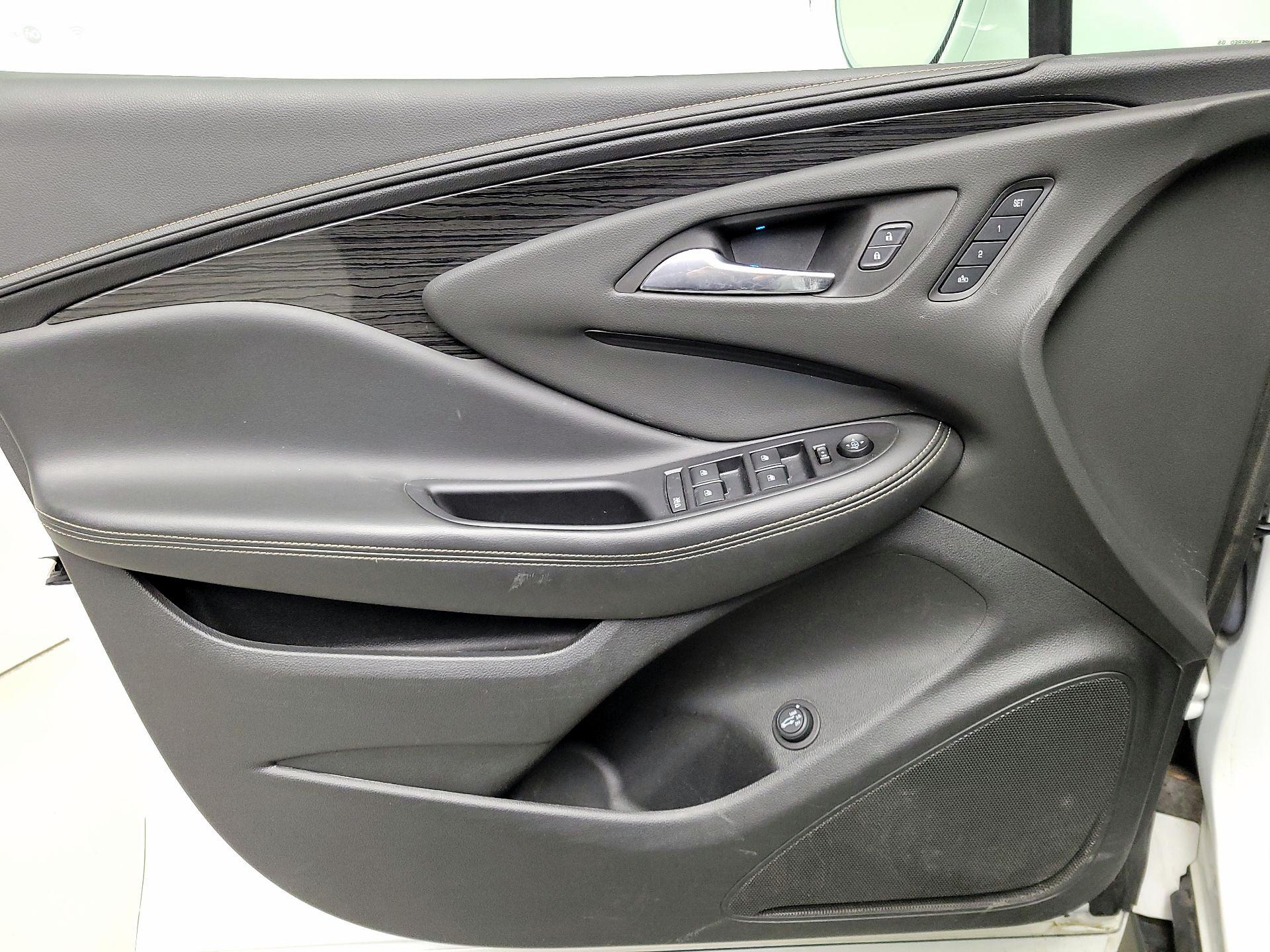 Thumbnail: 2017 Buick Envision - 12