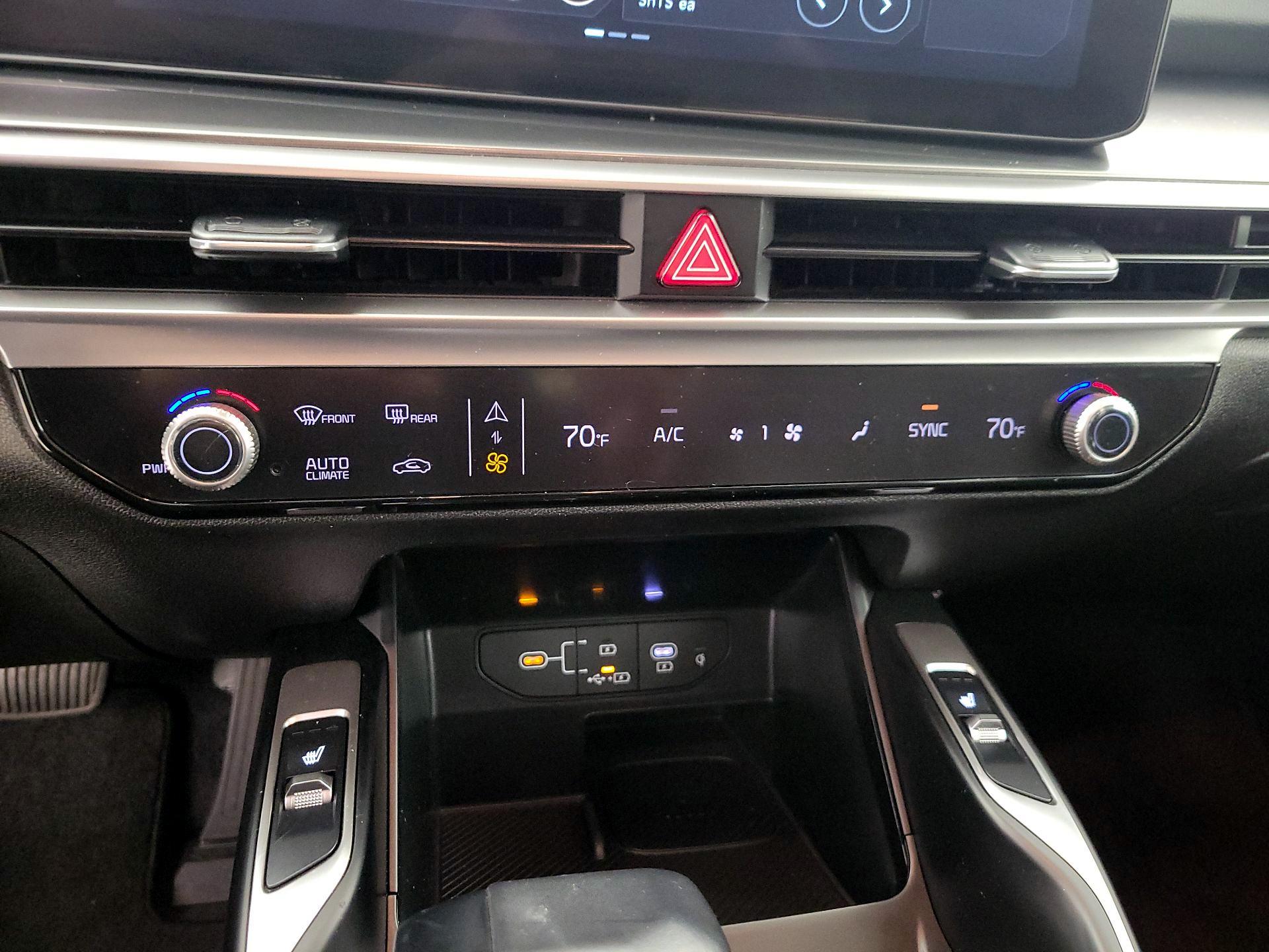 Thumbnail: 2024 Kia Sorento - 17