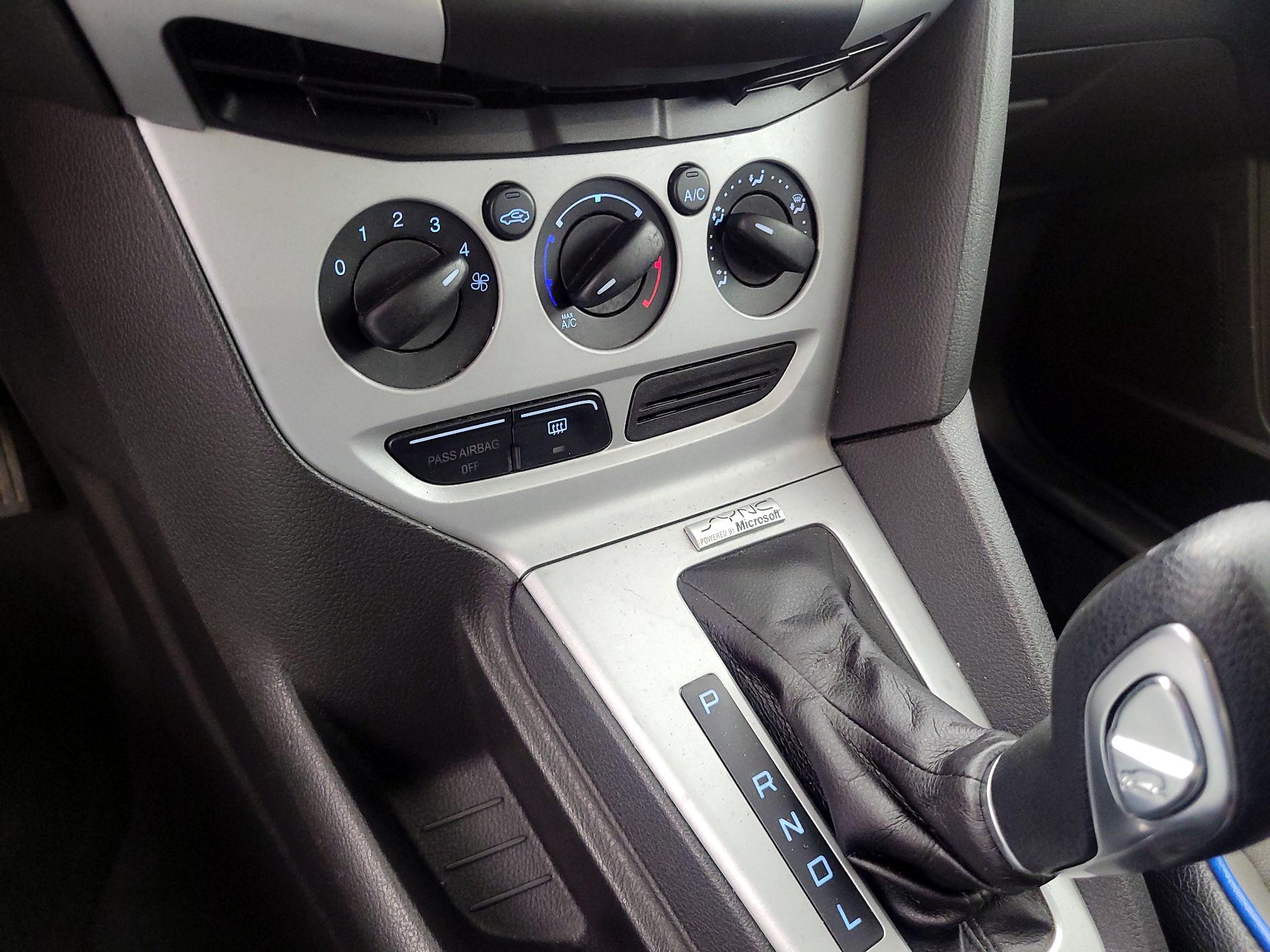 Thumbnail: 2014 Ford Focus - 15