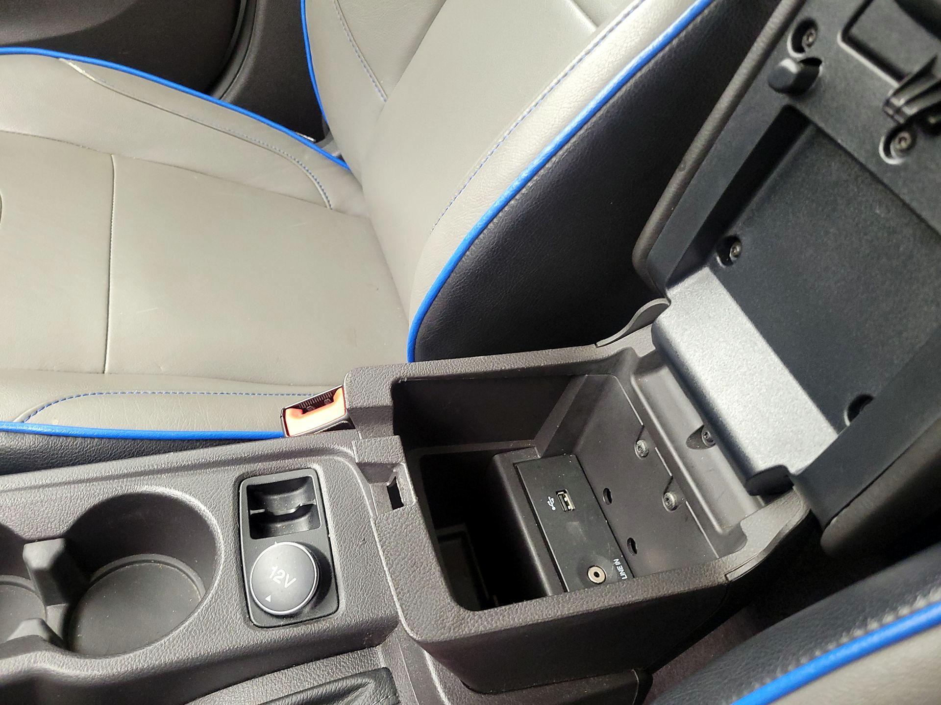 Thumbnail: 2014 Ford Focus - 17