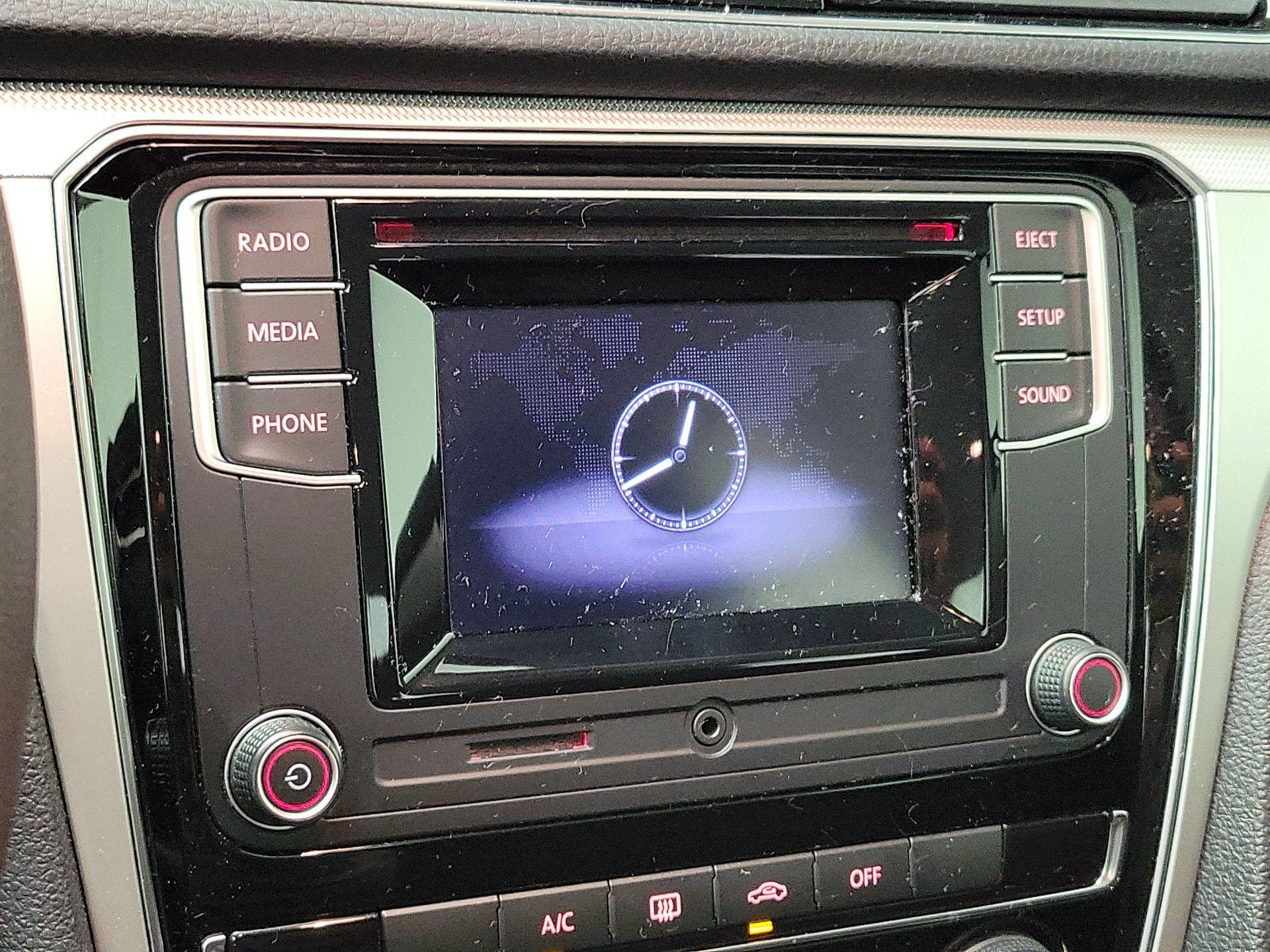 Thumbnail: 2018 Volkswagen Passat - 15