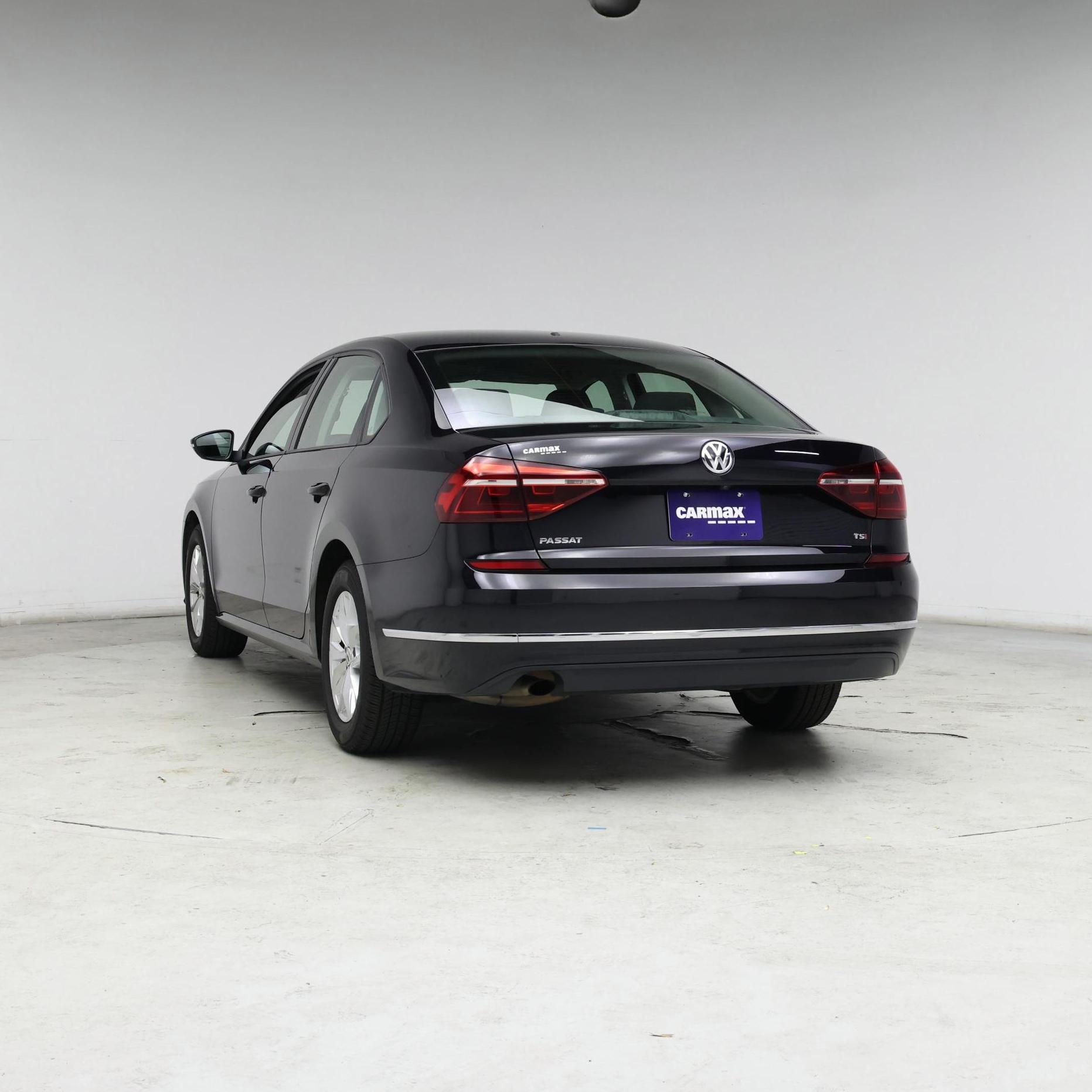 Thumbnail: 2018 Volkswagen Passat - 2