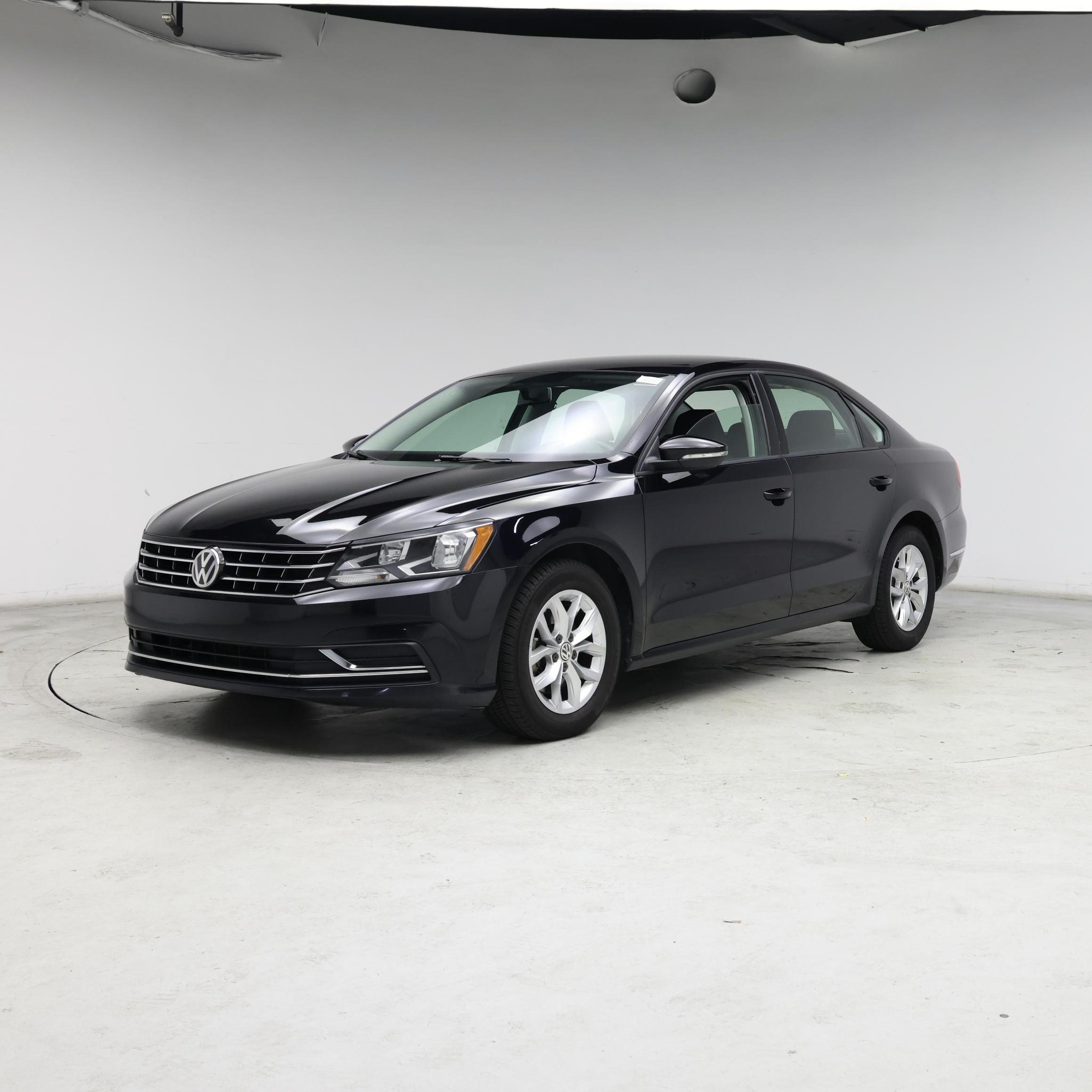 Thumbnail: 2018 Volkswagen Passat - 4