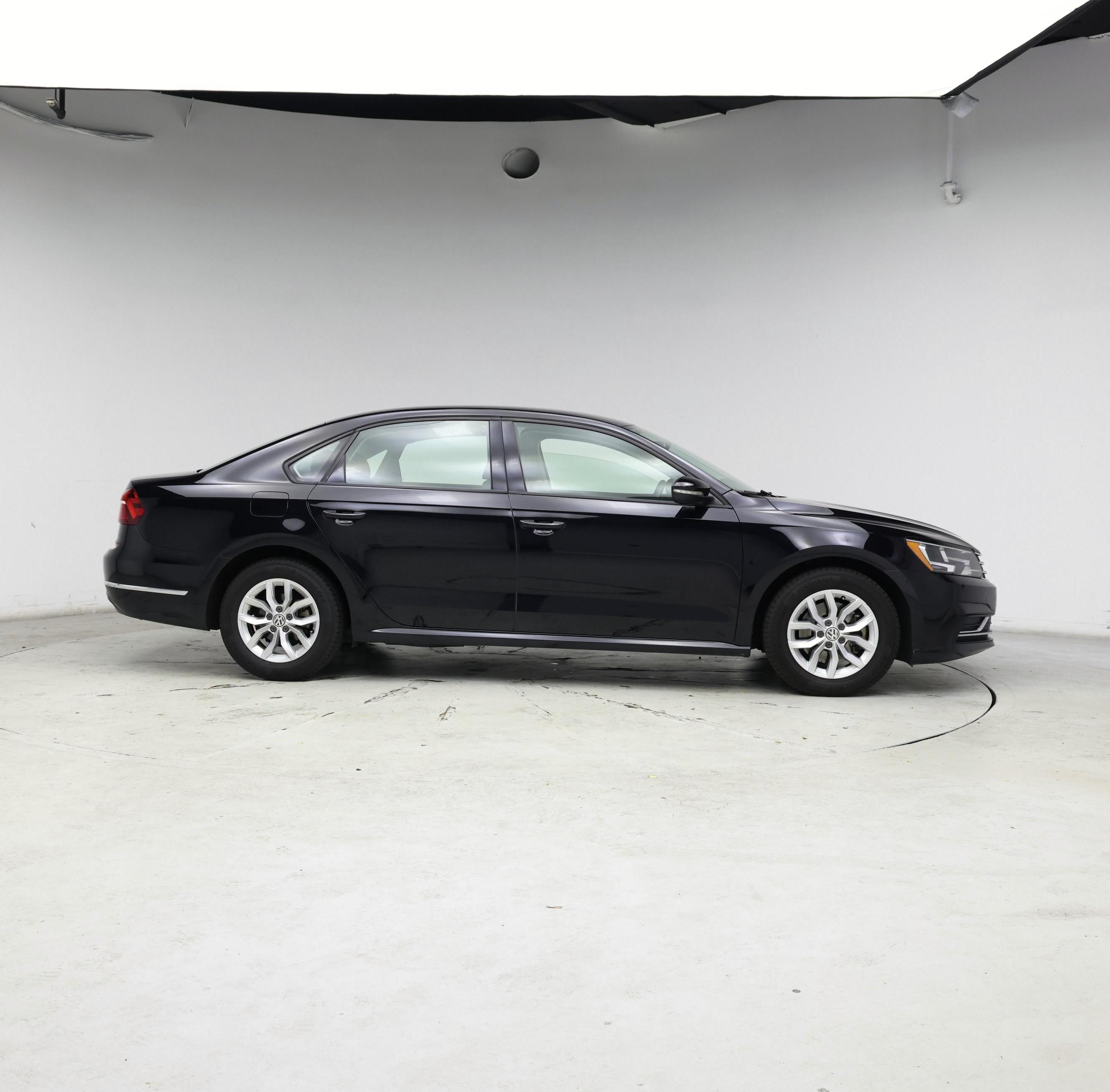 Thumbnail: 2018 Volkswagen Passat - 7