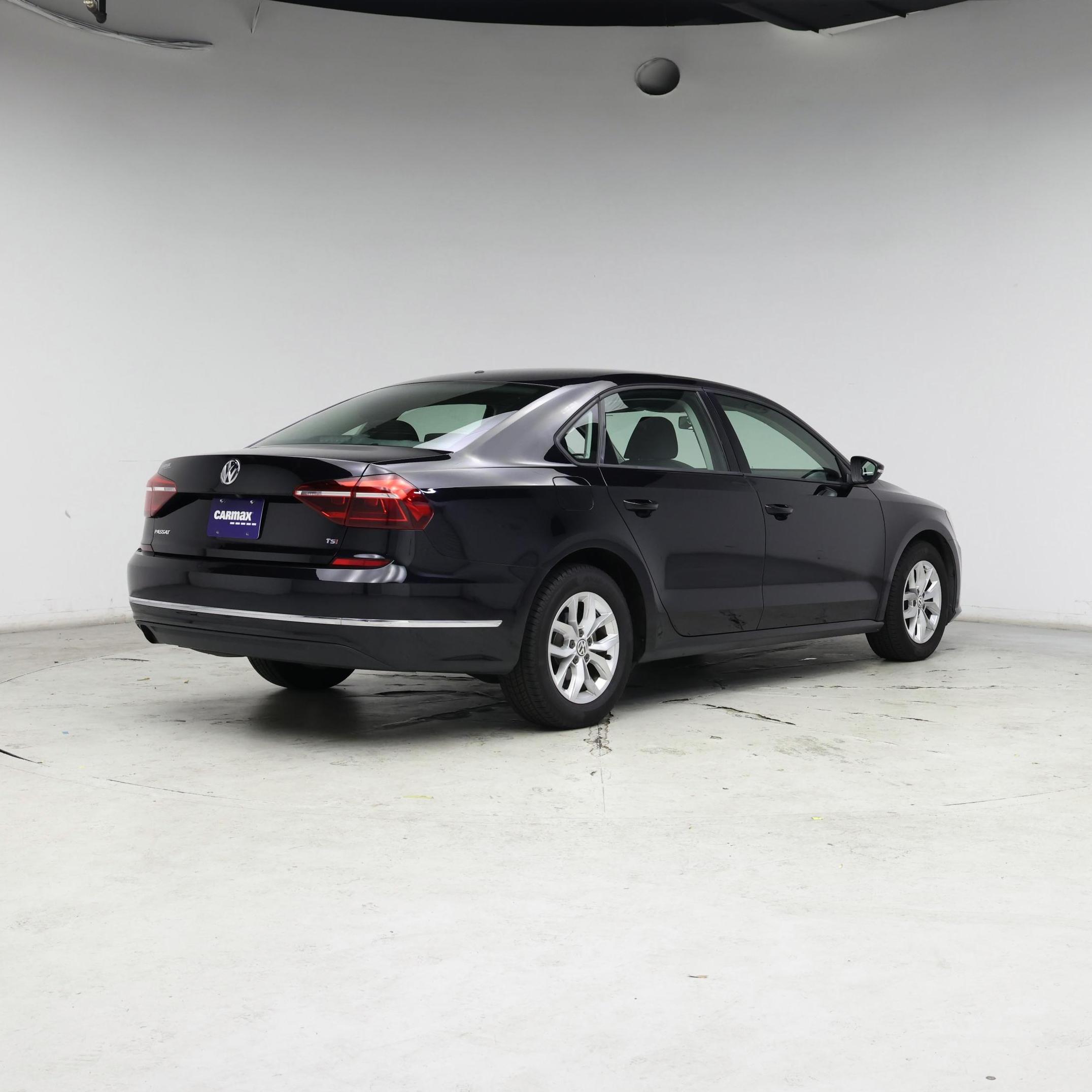 Thumbnail: 2018 Volkswagen Passat - 8