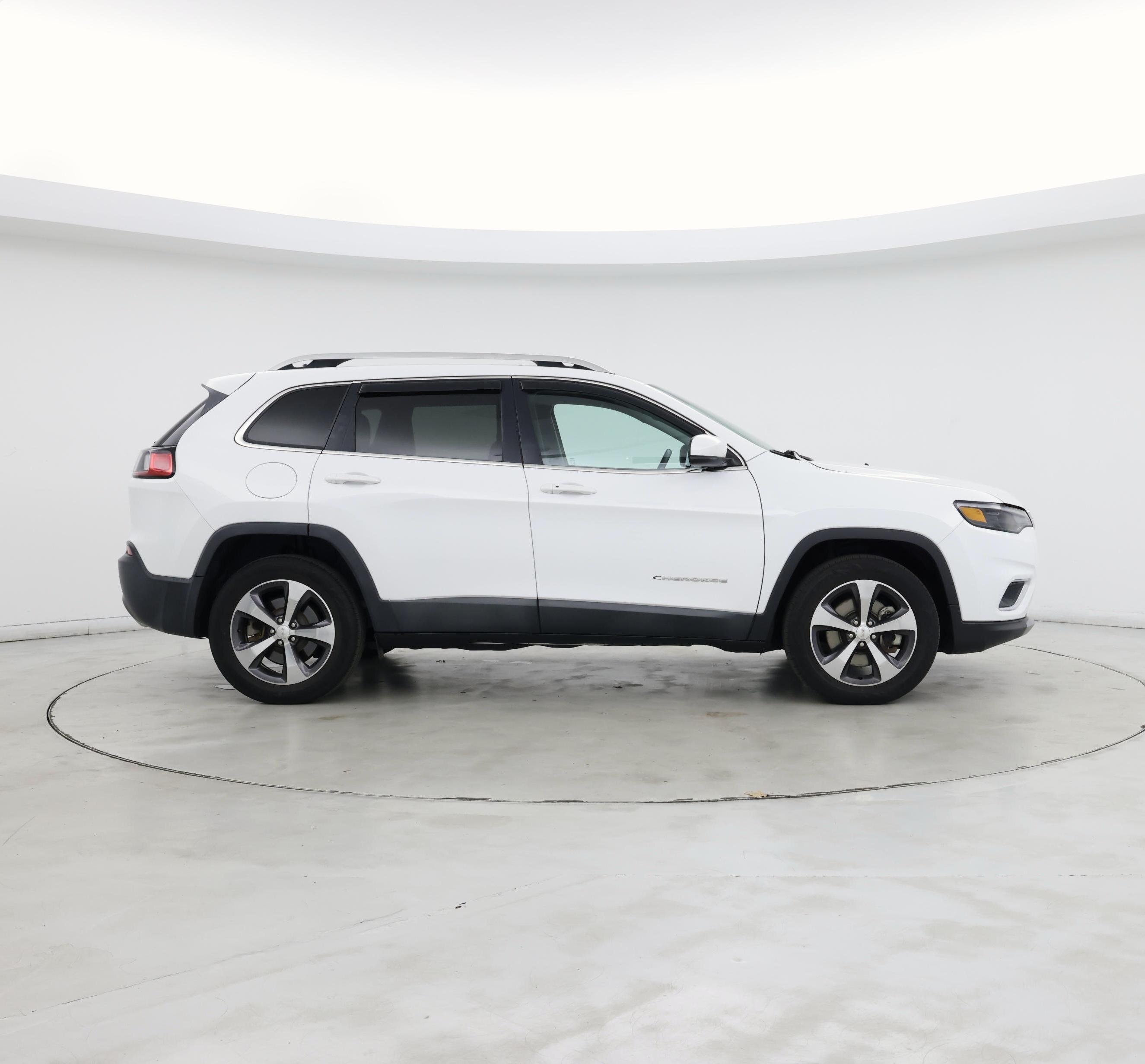 Thumbnail: 2019 Jeep Cherokee - 7