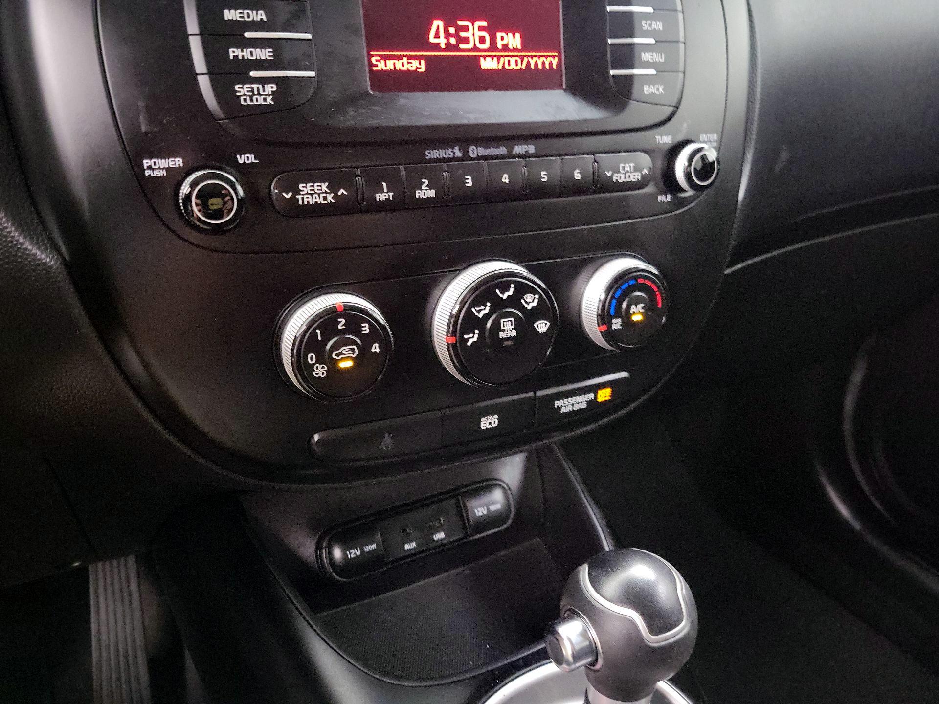 Thumbnail: 2015 Kia Soul - 15