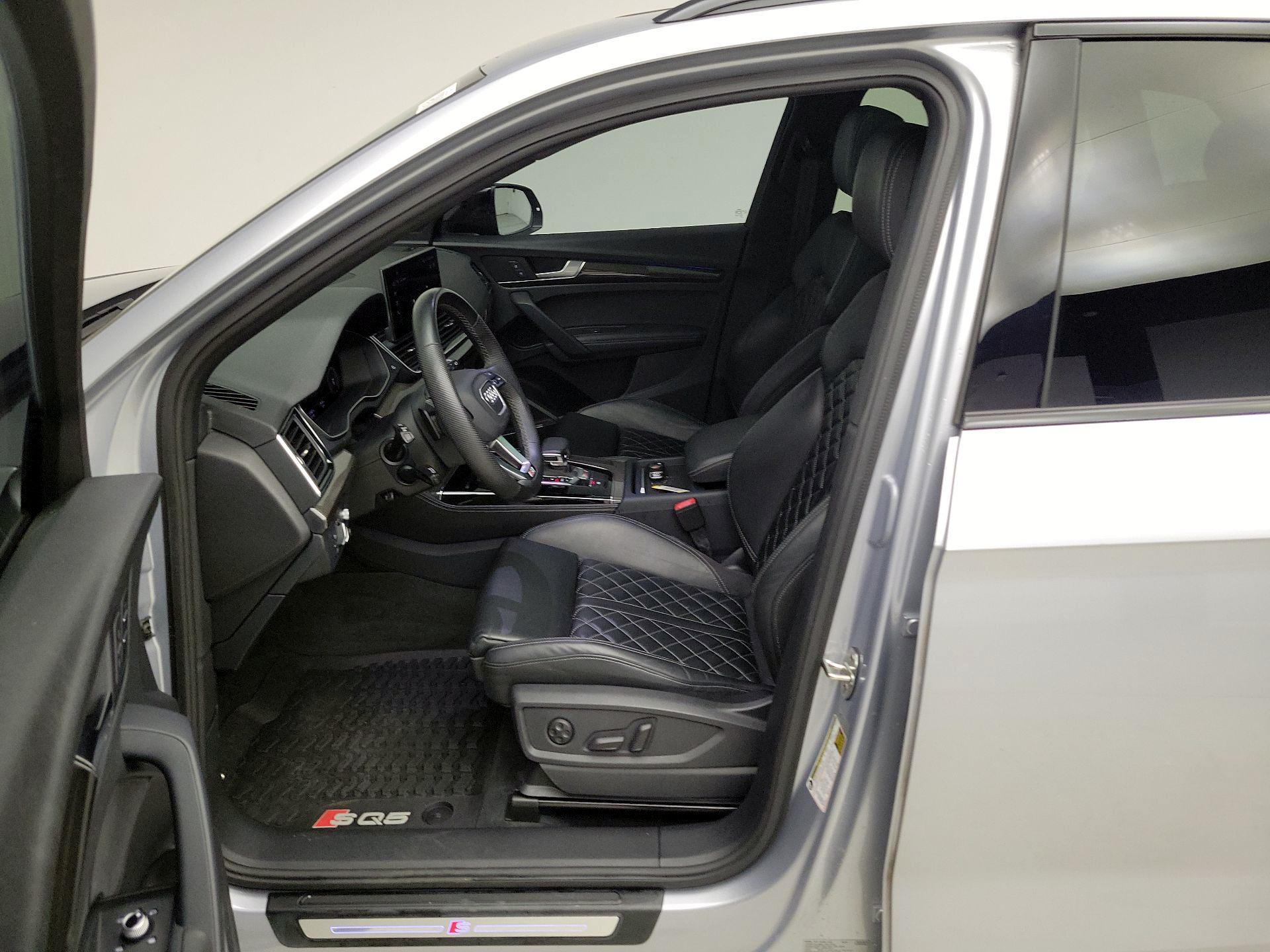 Thumbnail: 2023 Audi SQ5 - 11