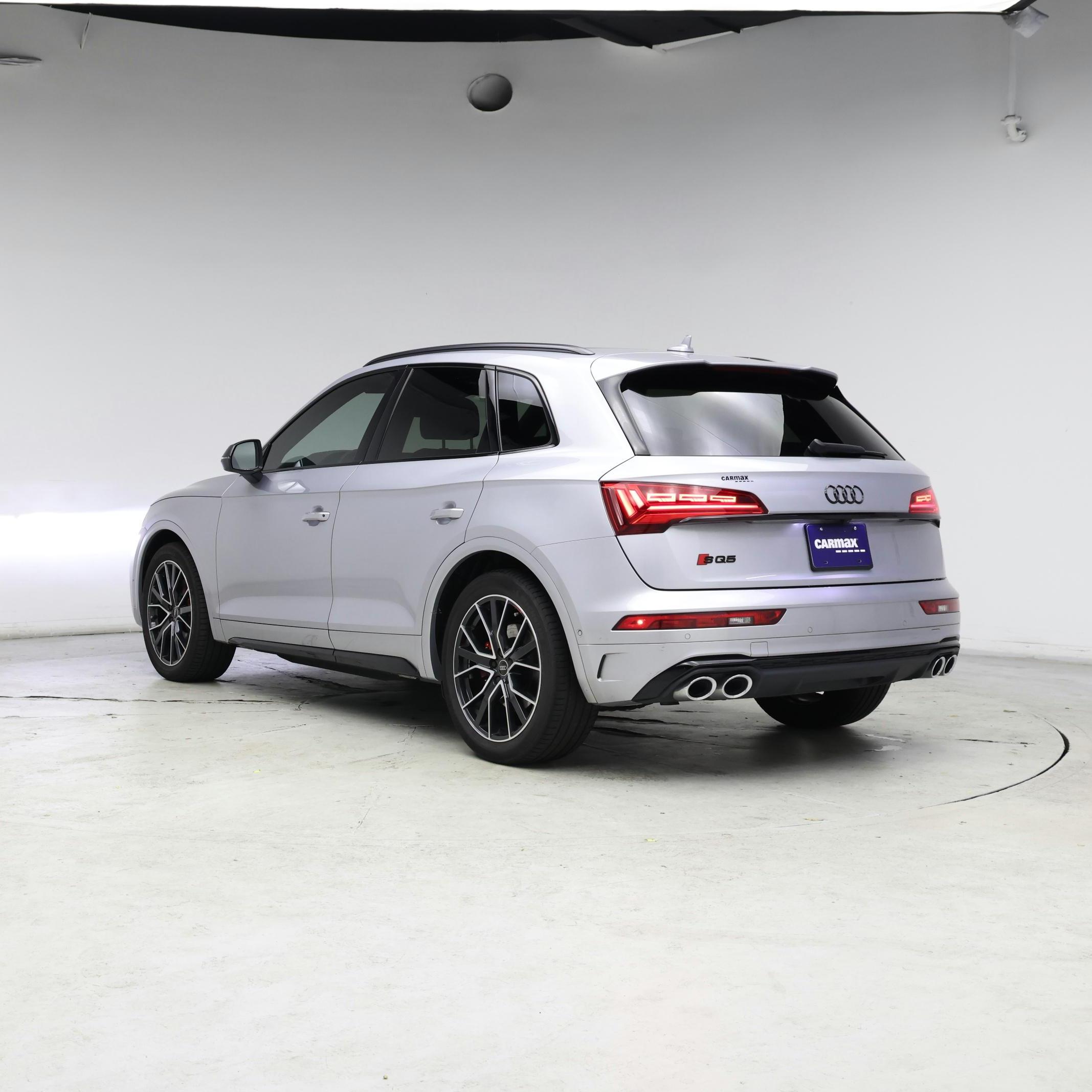 Thumbnail: 2023 Audi SQ5 - 2