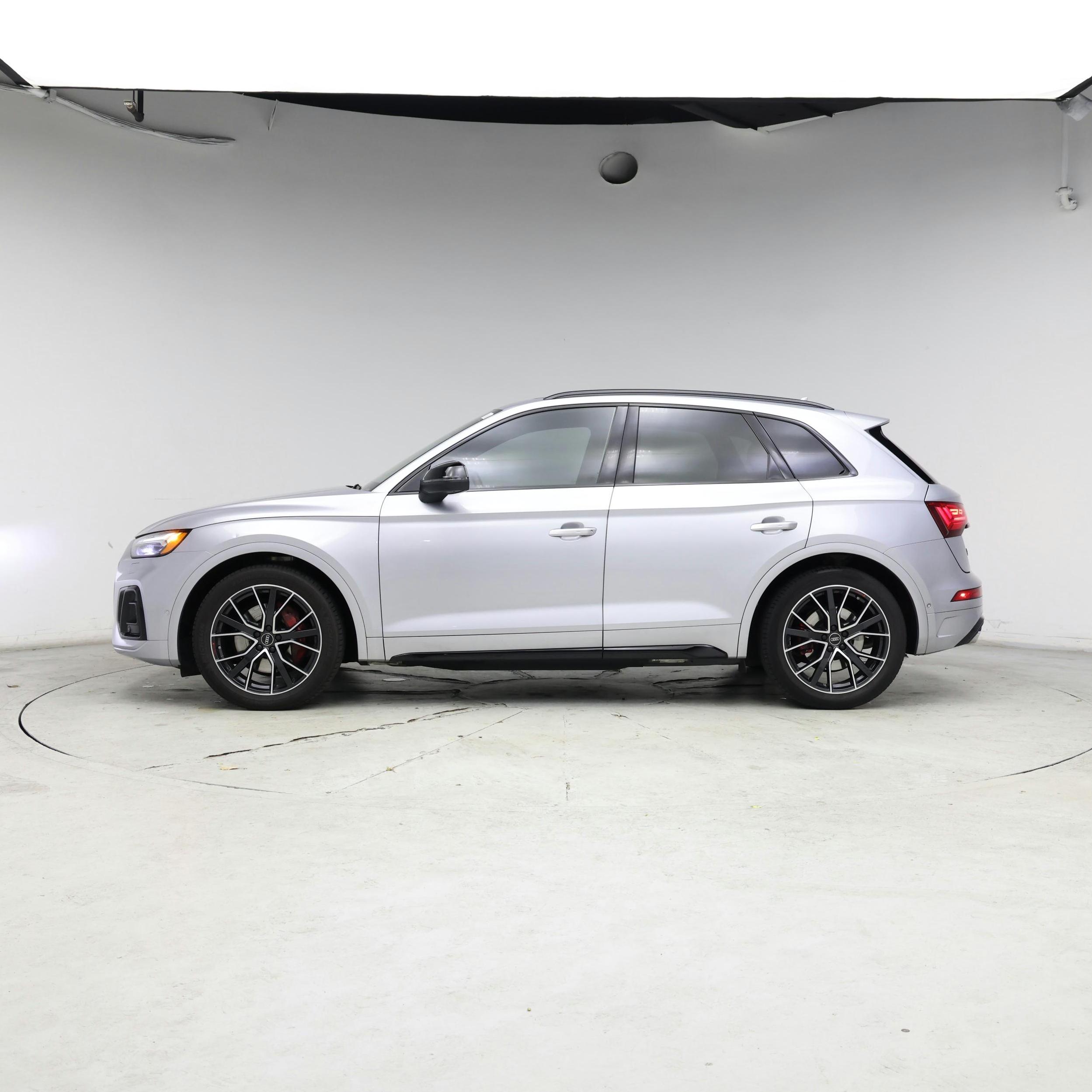 Thumbnail: 2023 Audi SQ5 - 3