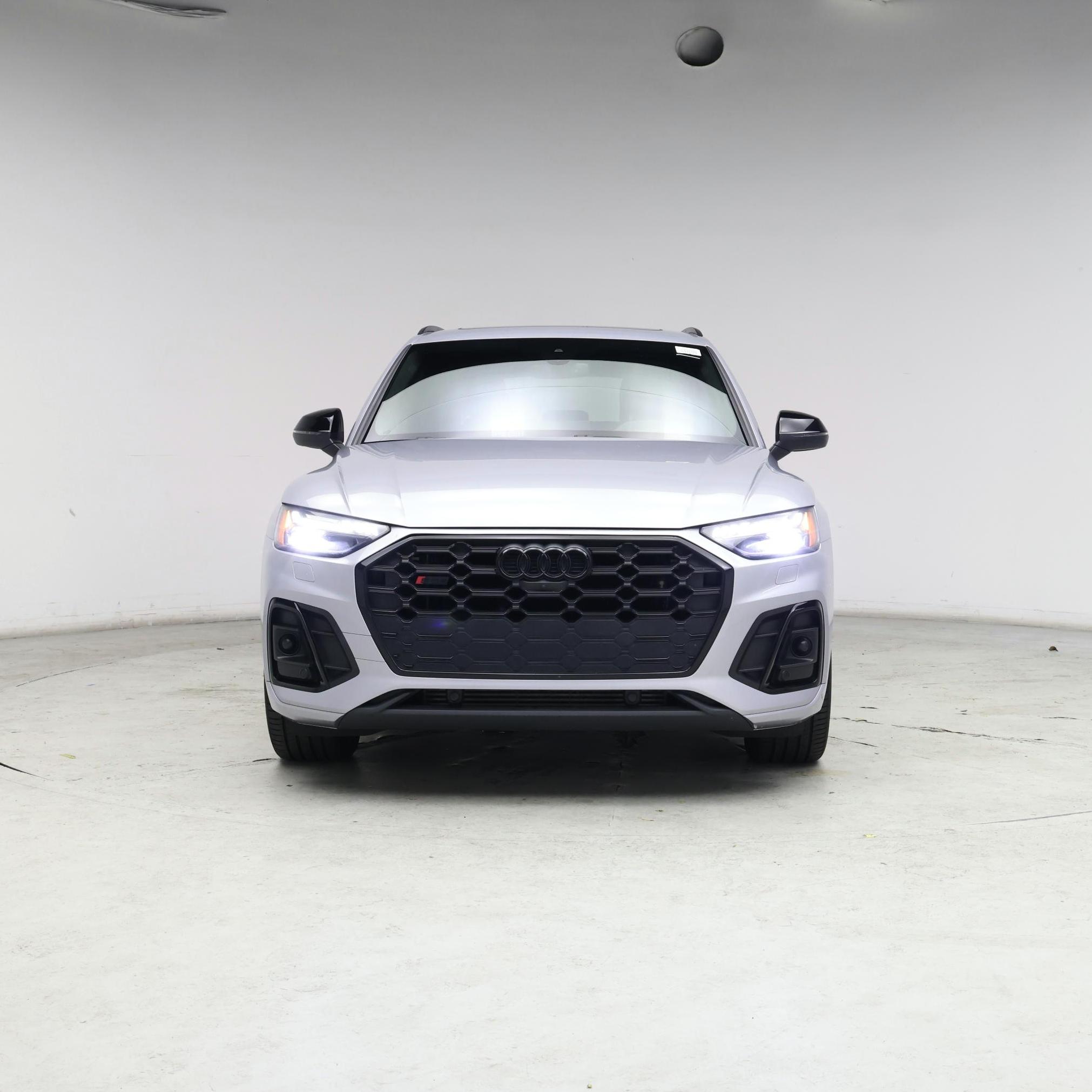 Thumbnail: 2023 Audi SQ5 - 5