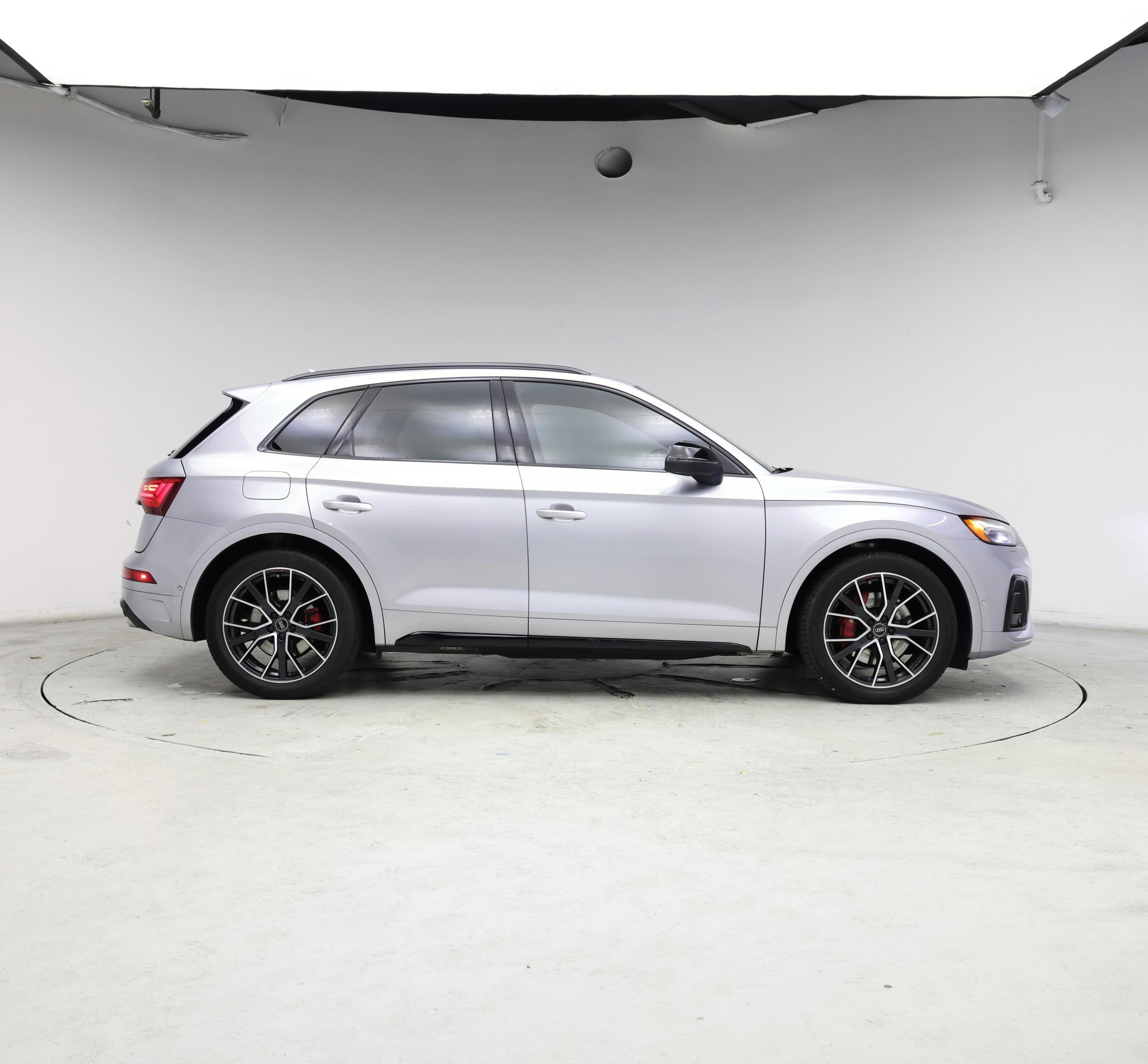 Thumbnail: 2023 Audi SQ5 - 7