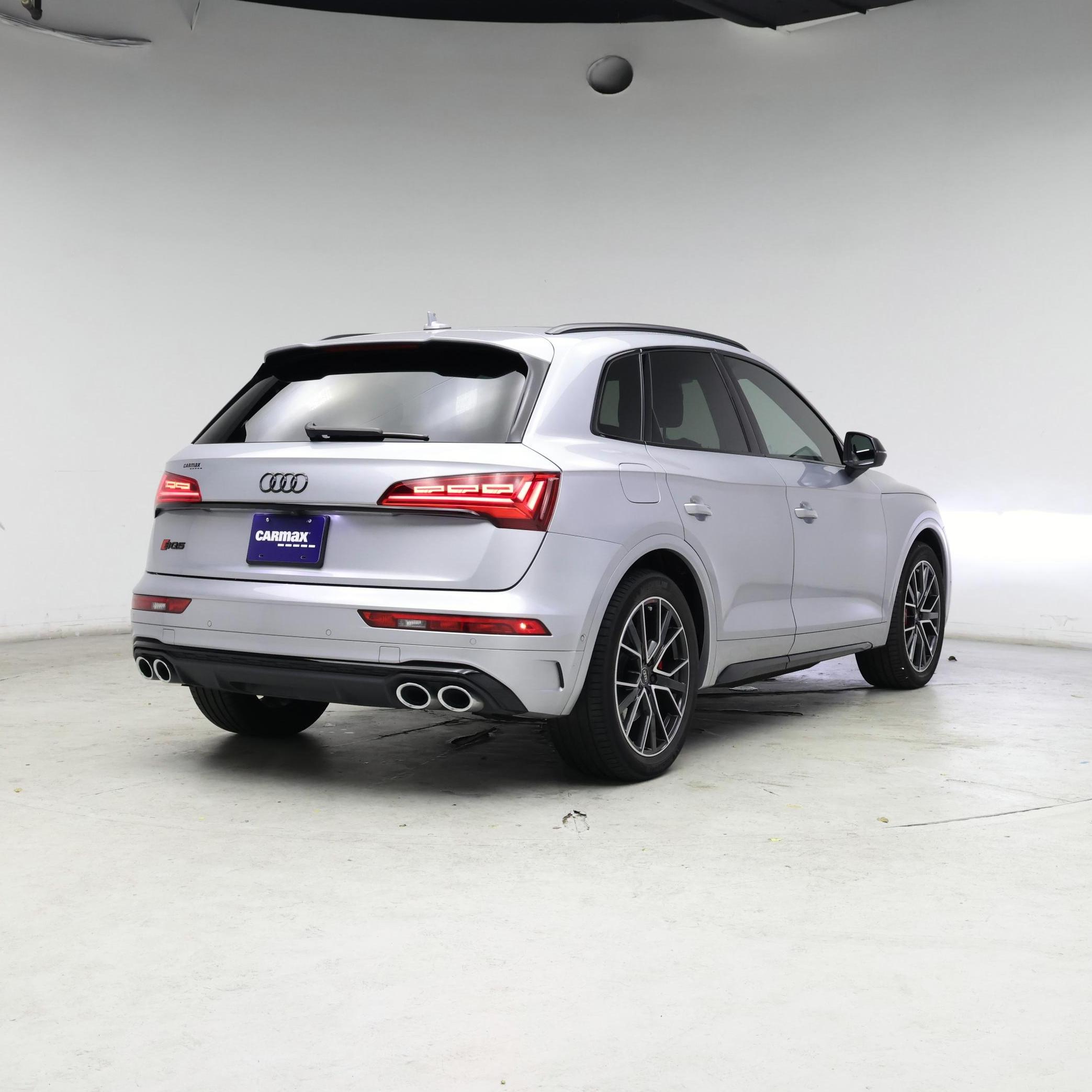 Thumbnail: 2023 Audi SQ5 - 8