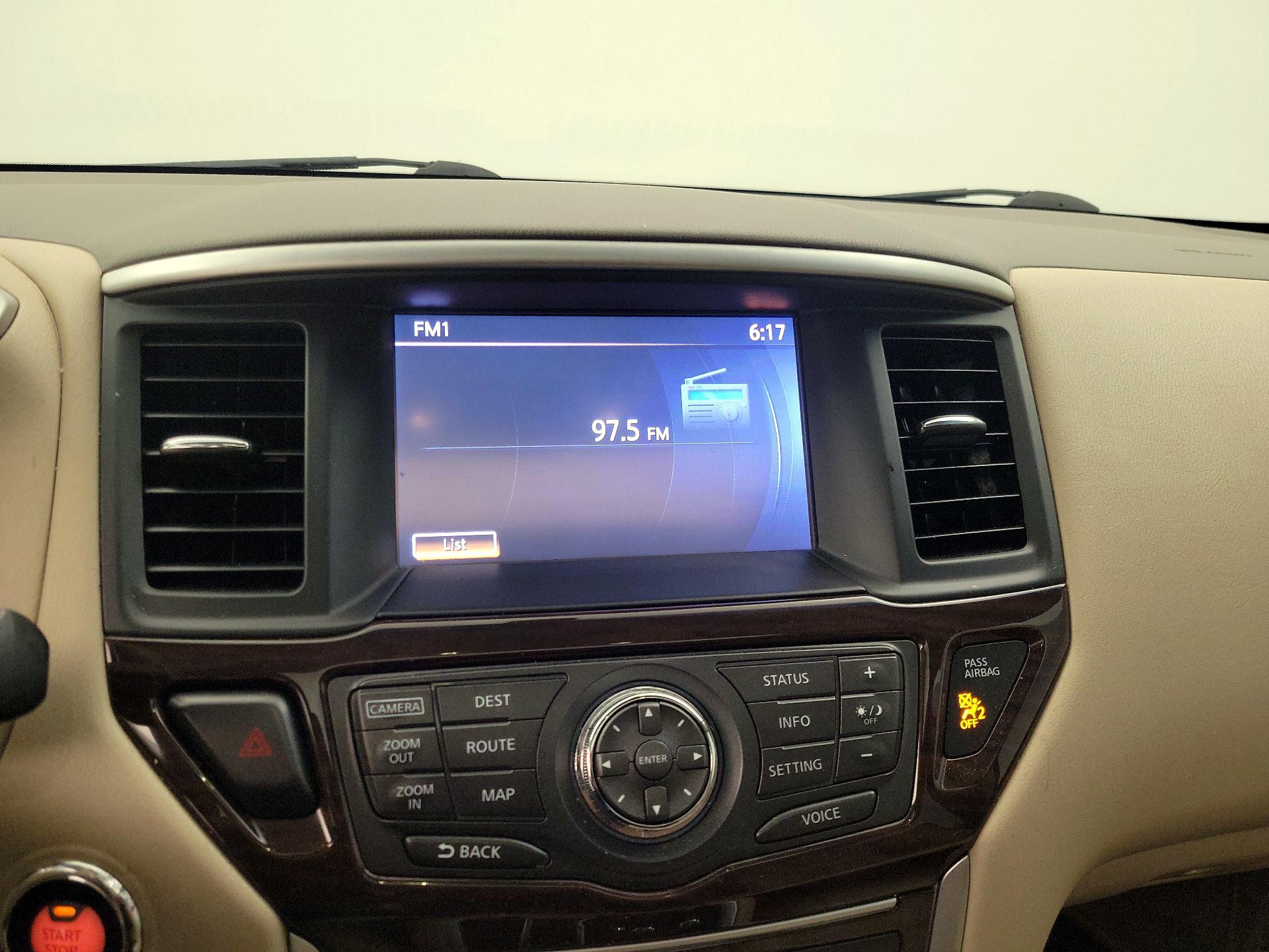 Thumbnail: 2015 Nissan Pathfinder - 16