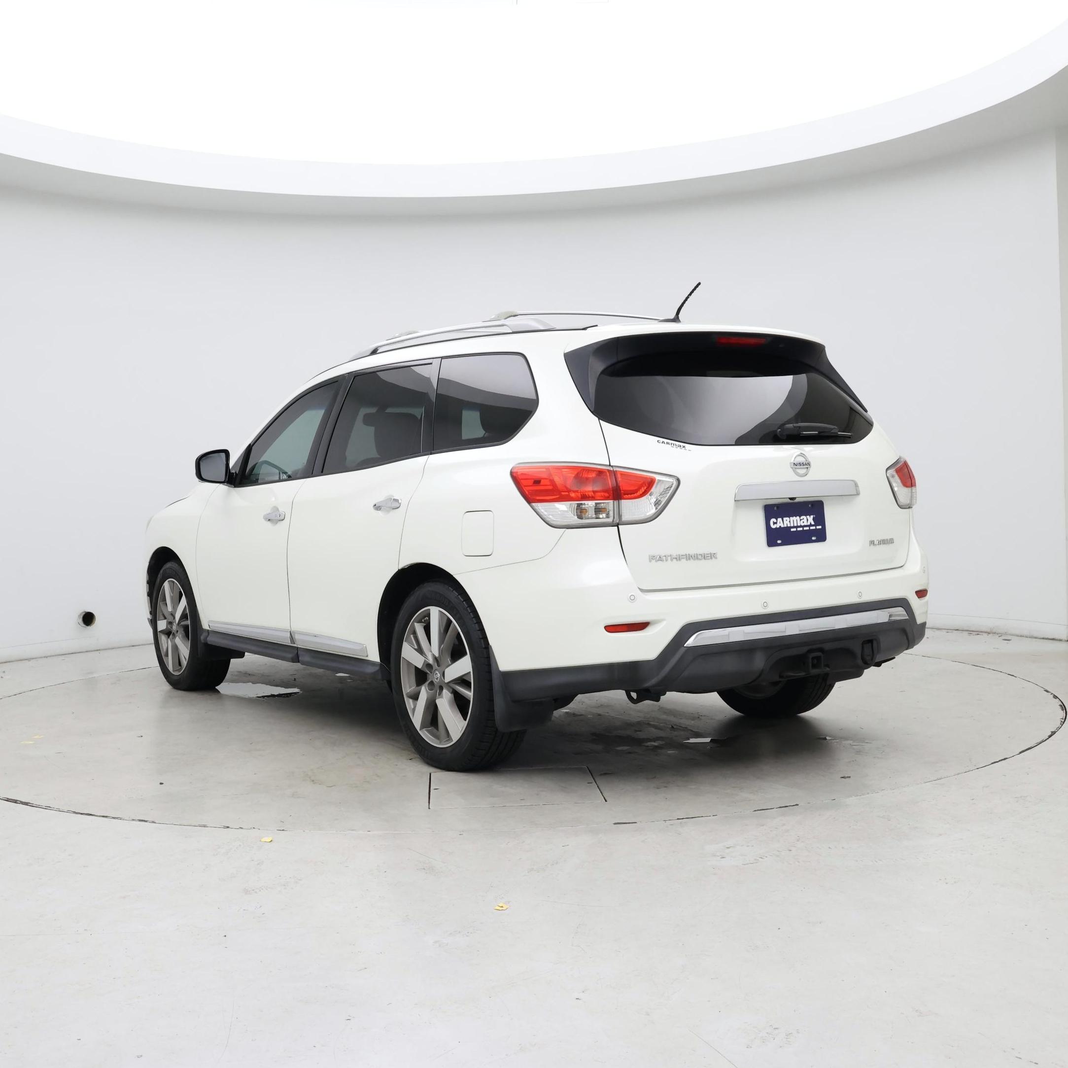 Thumbnail: 2015 Nissan Pathfinder - 2