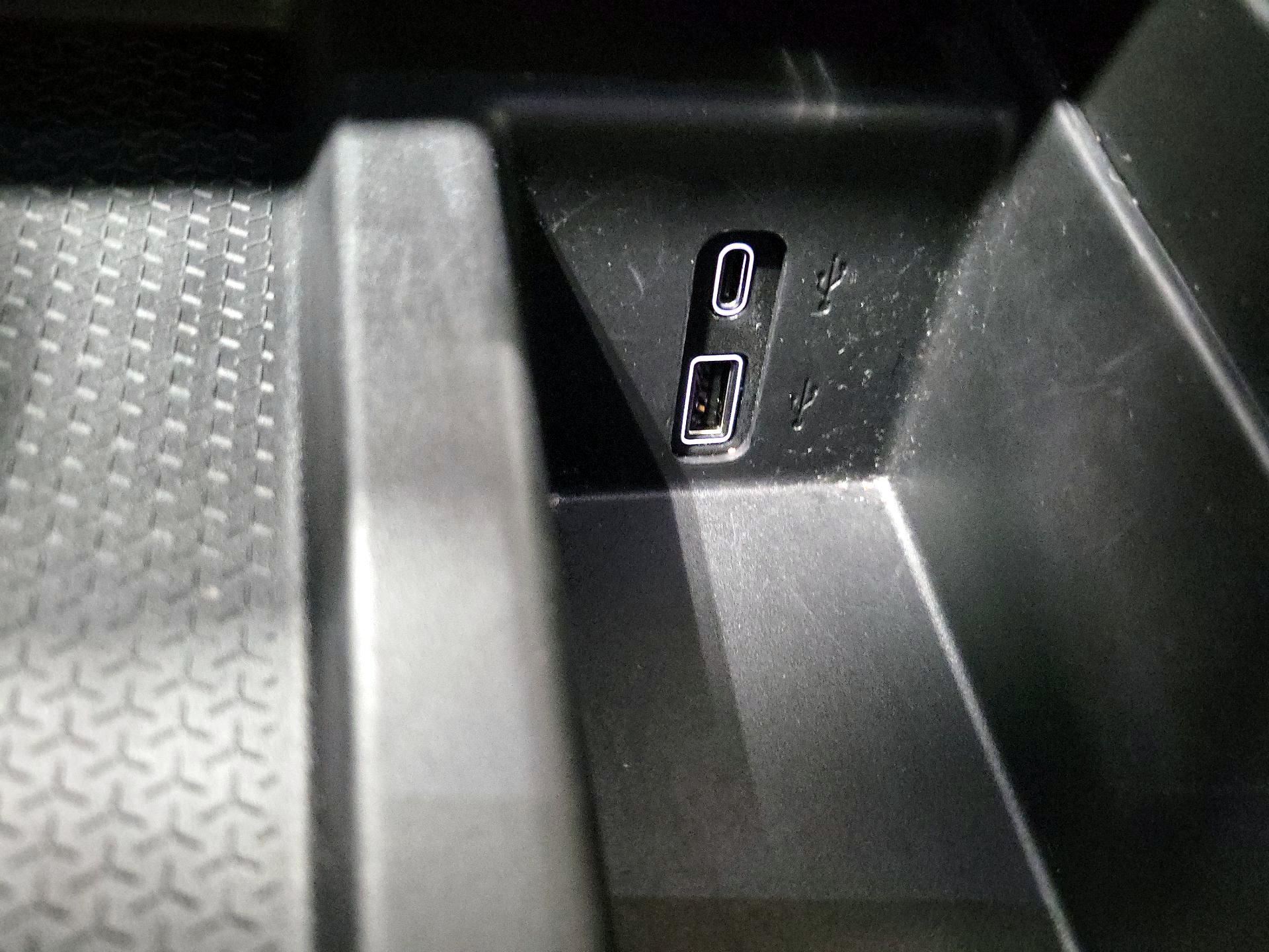 Thumbnail: 2024 GMC Acadia - 18