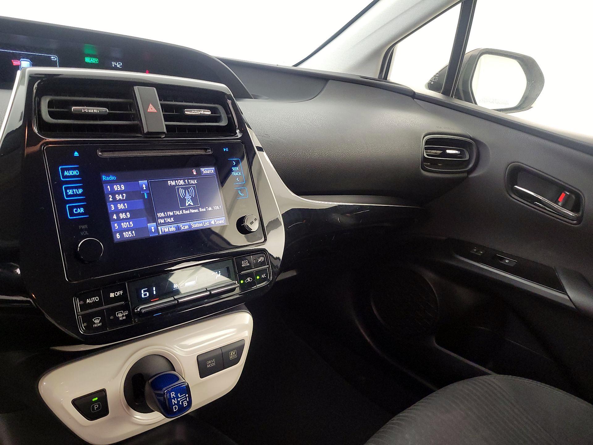 Thumbnail: 2016 Toyota Prius - 15