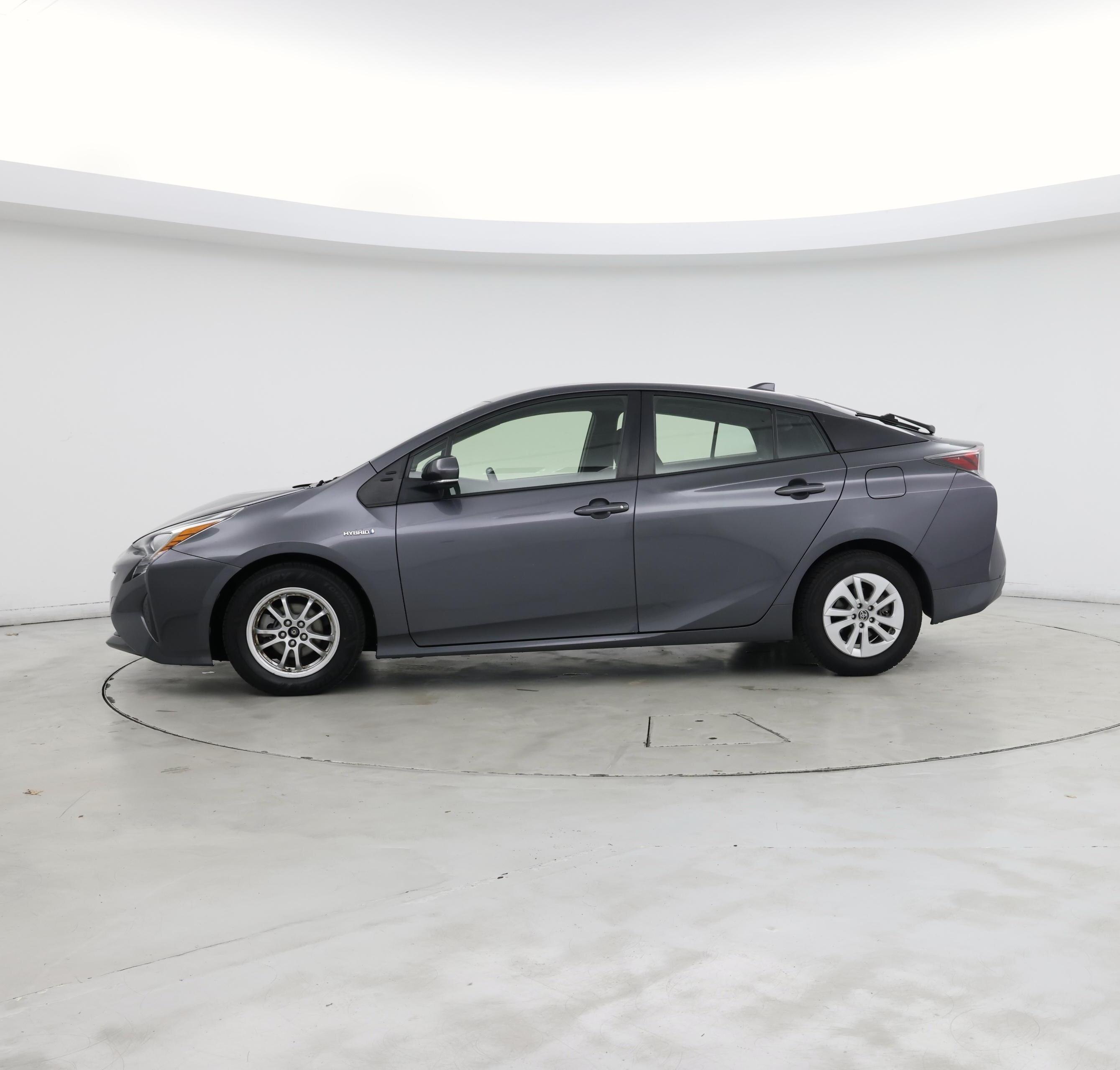 Thumbnail: 2016 Toyota Prius - 3
