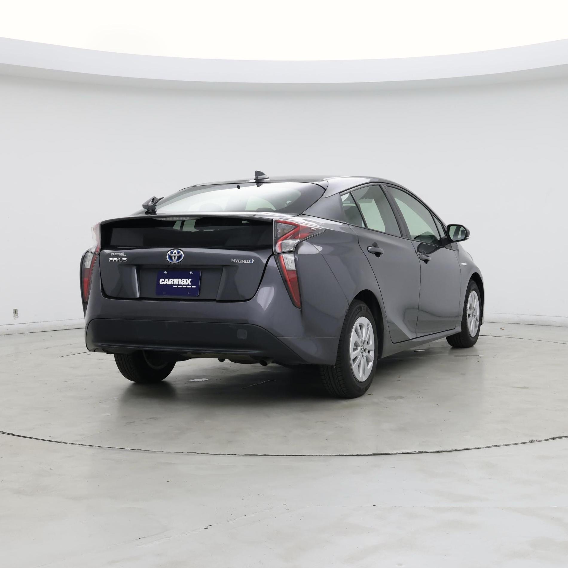 Thumbnail: 2016 Toyota Prius - 8