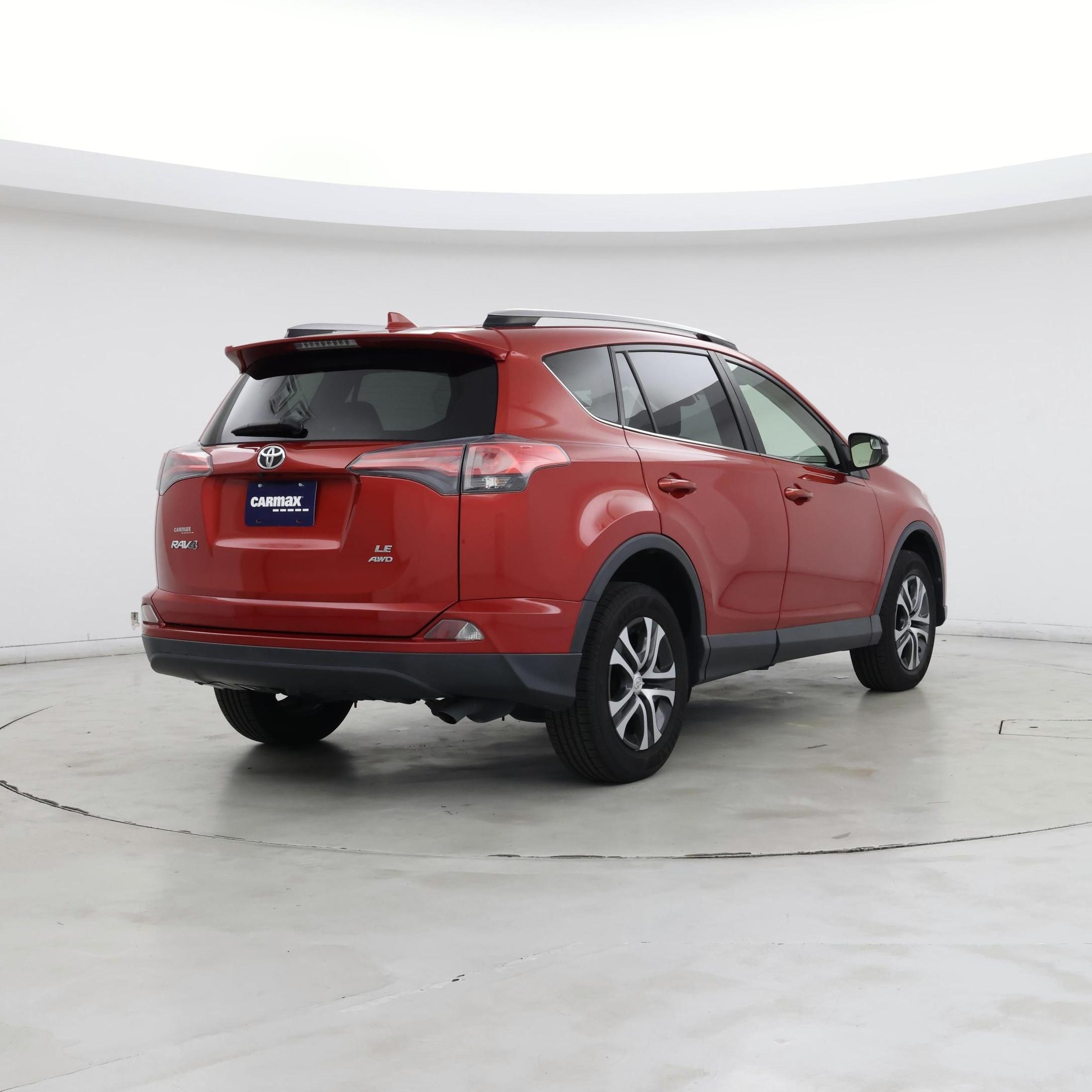 Thumbnail: 2017 Toyota RAV4 - 8