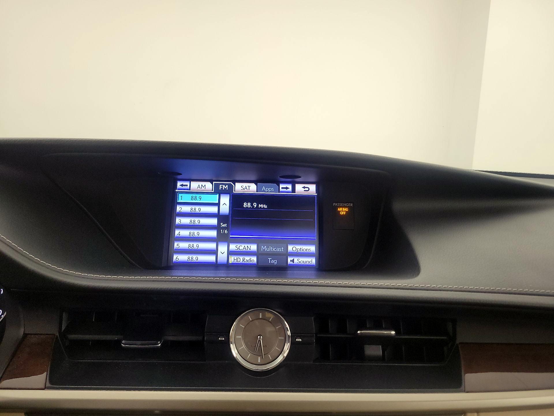 Thumbnail: 2014 Lexus ES - 16