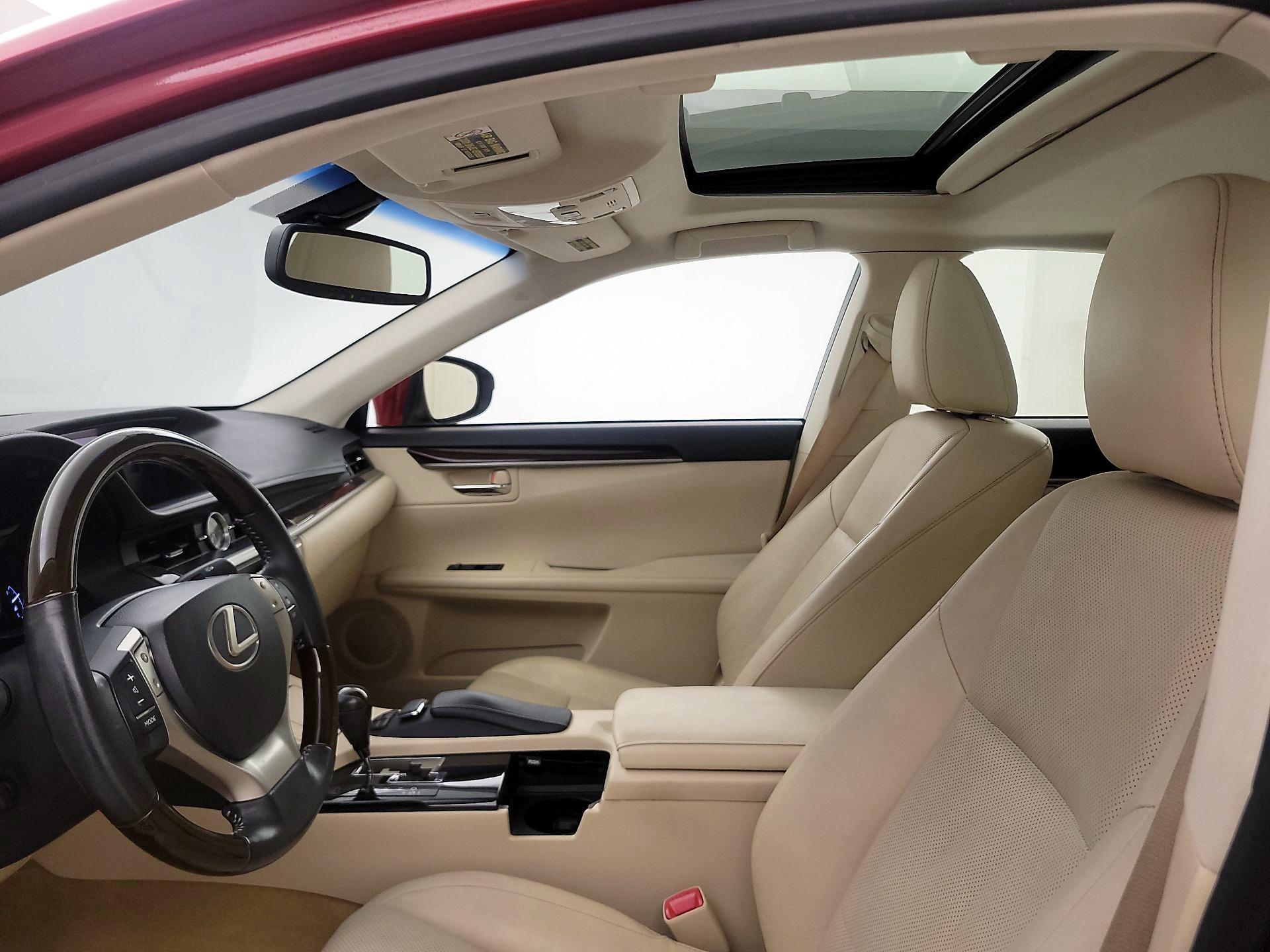 Thumbnail: 2014 Lexus ES - 20