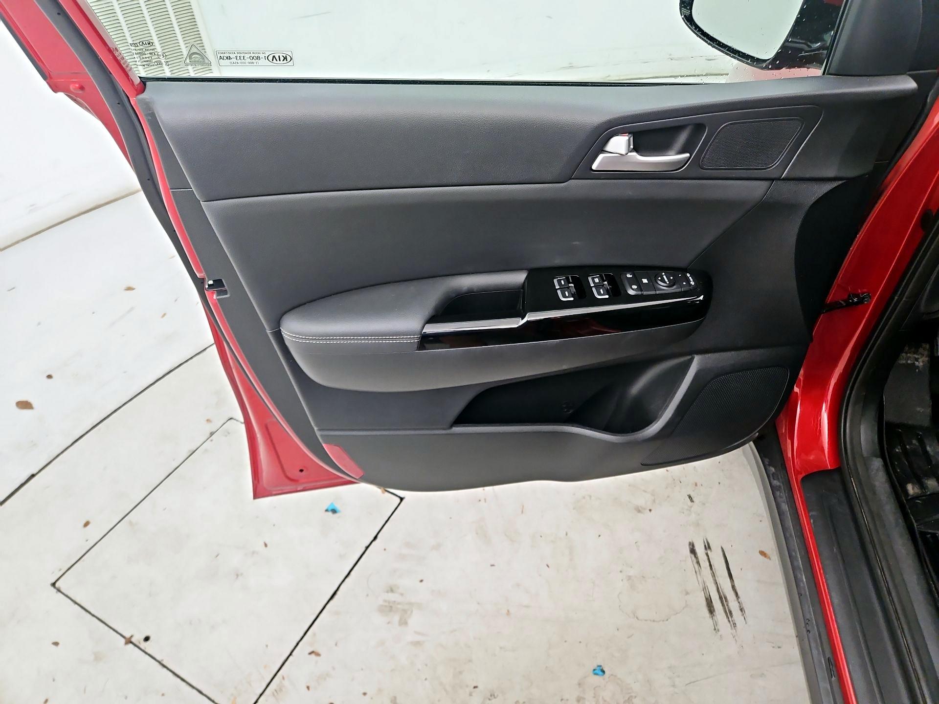 Thumbnail: 2020 Kia Sportage - 12