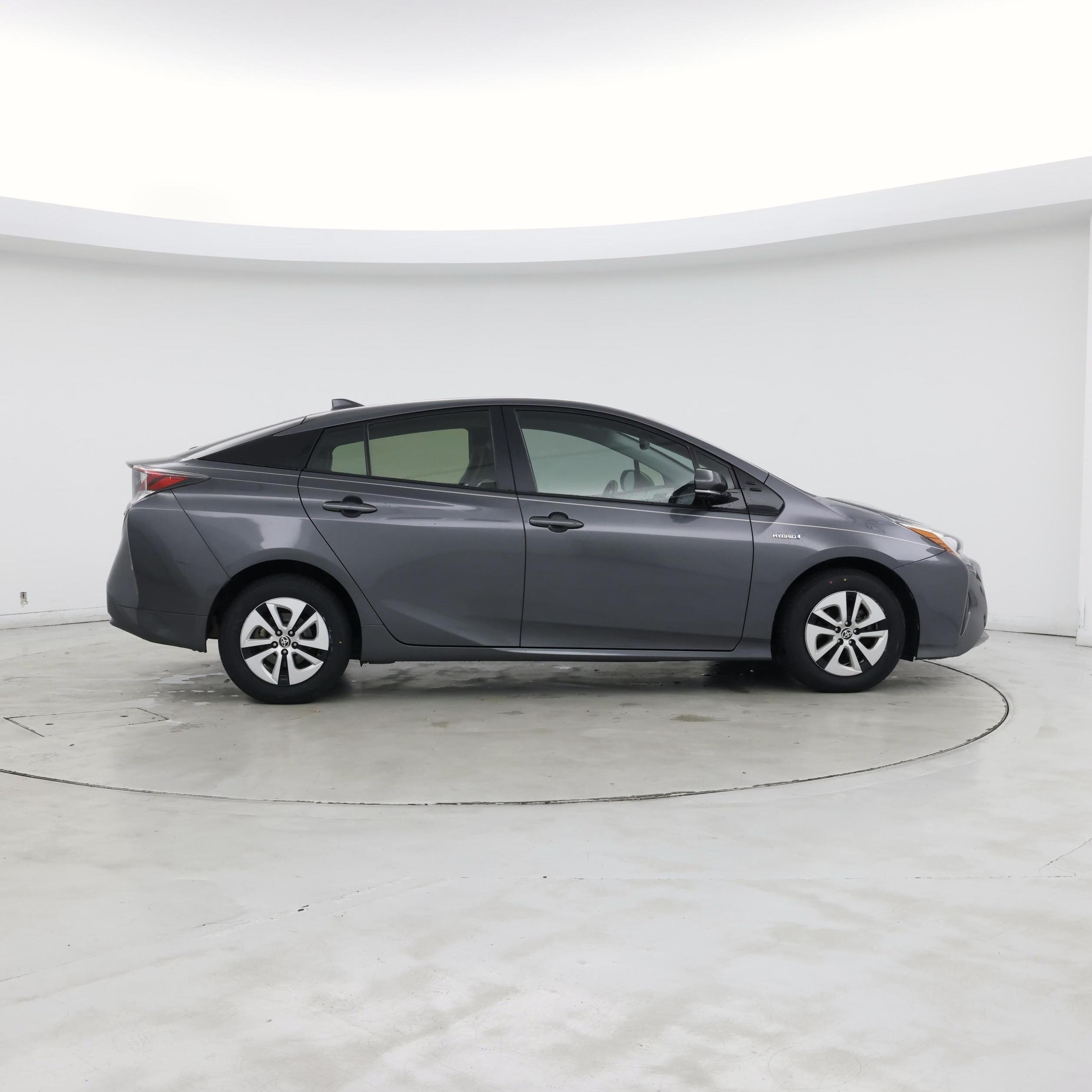 Thumbnail: 2016 Toyota Prius - 7