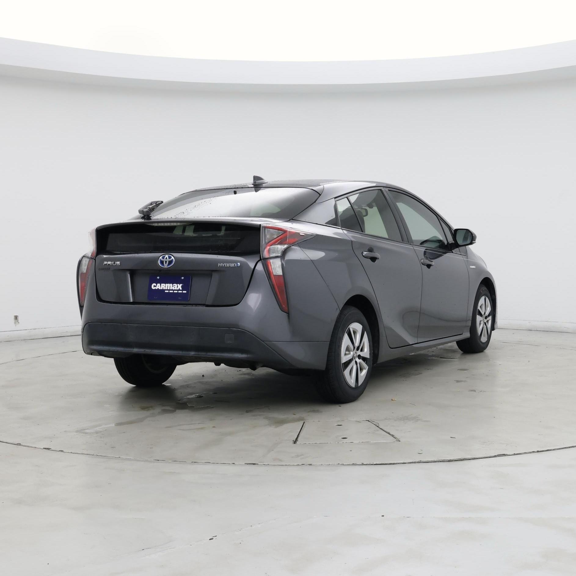Thumbnail: 2016 Toyota Prius - 8