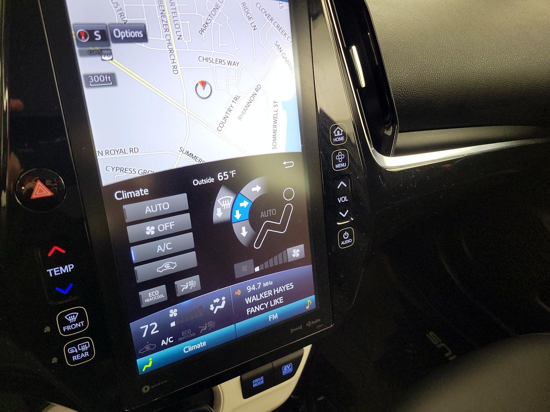 Thumbnail: 2018 Toyota Prius - 17