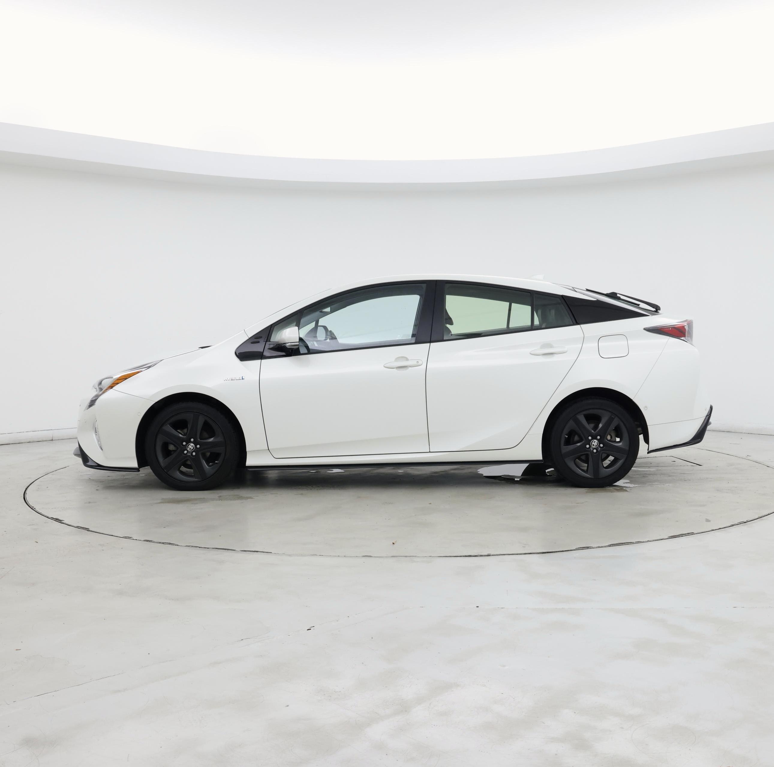 Thumbnail: 2018 Toyota Prius - 3