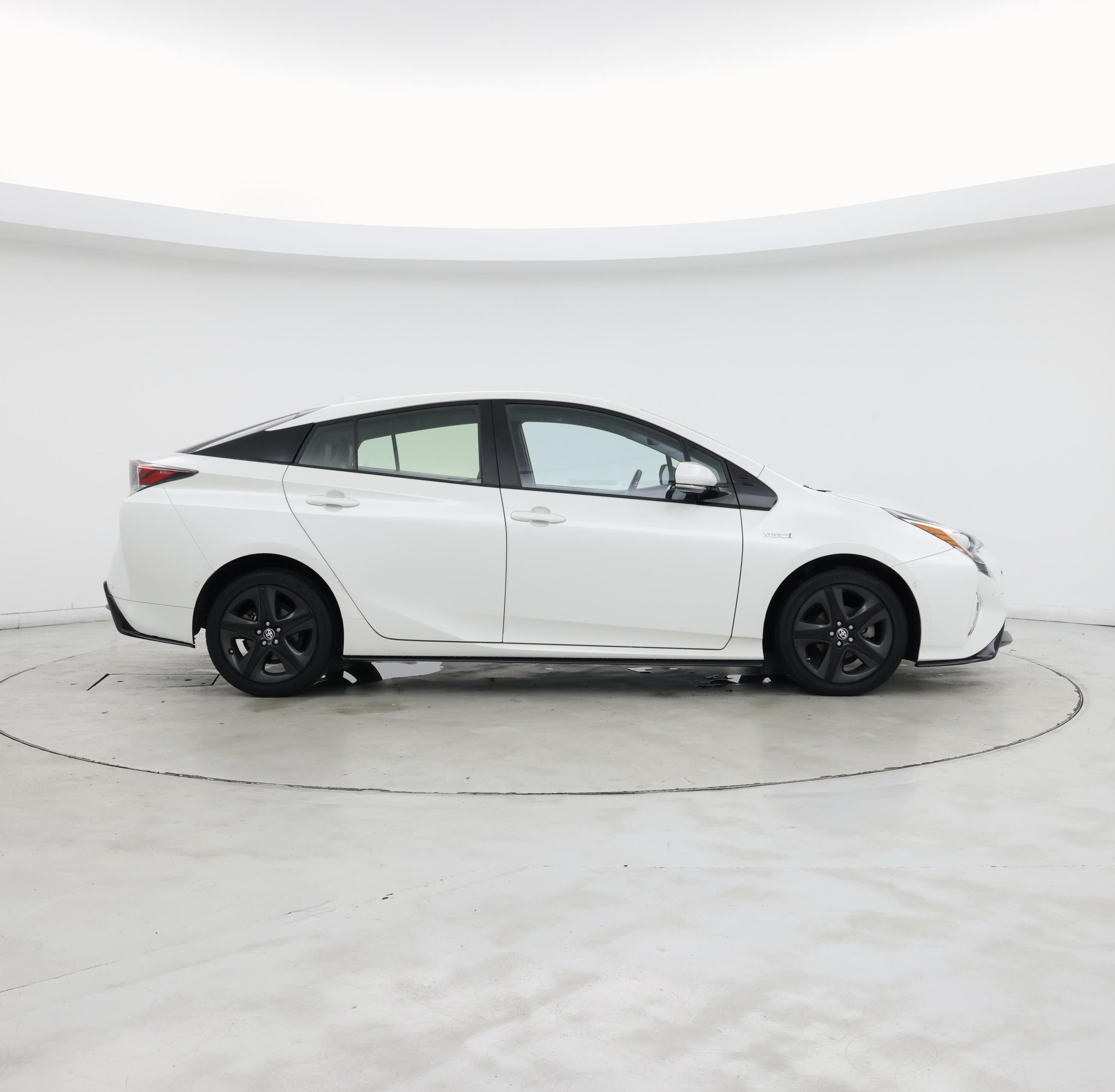 Thumbnail: 2018 Toyota Prius - 7