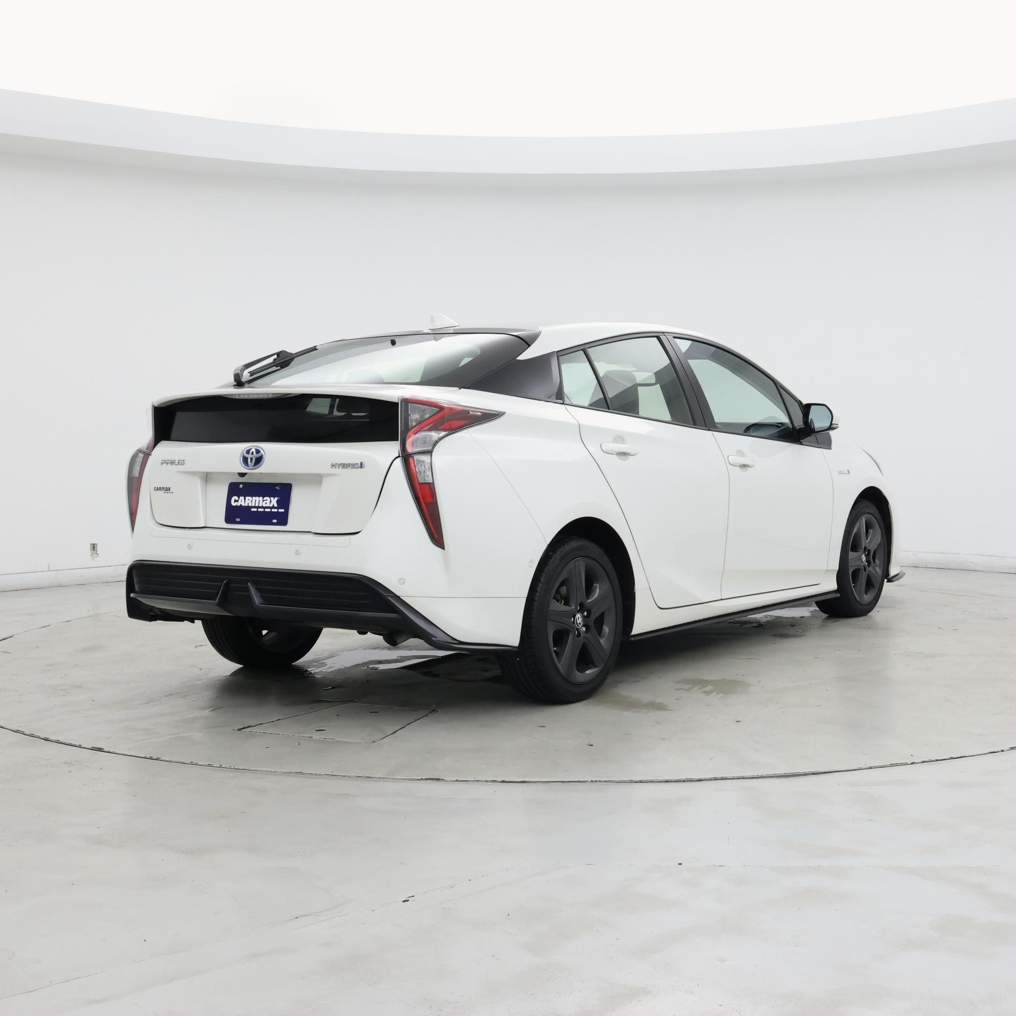 Thumbnail: 2018 Toyota Prius - 8